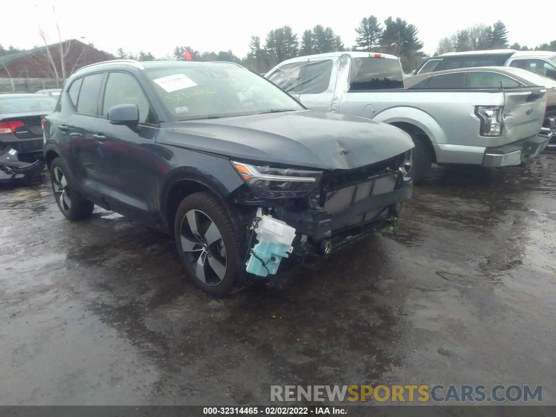 1 Photograph of a damaged car YV4162UK7N2654755 VOLVO XC40 2022