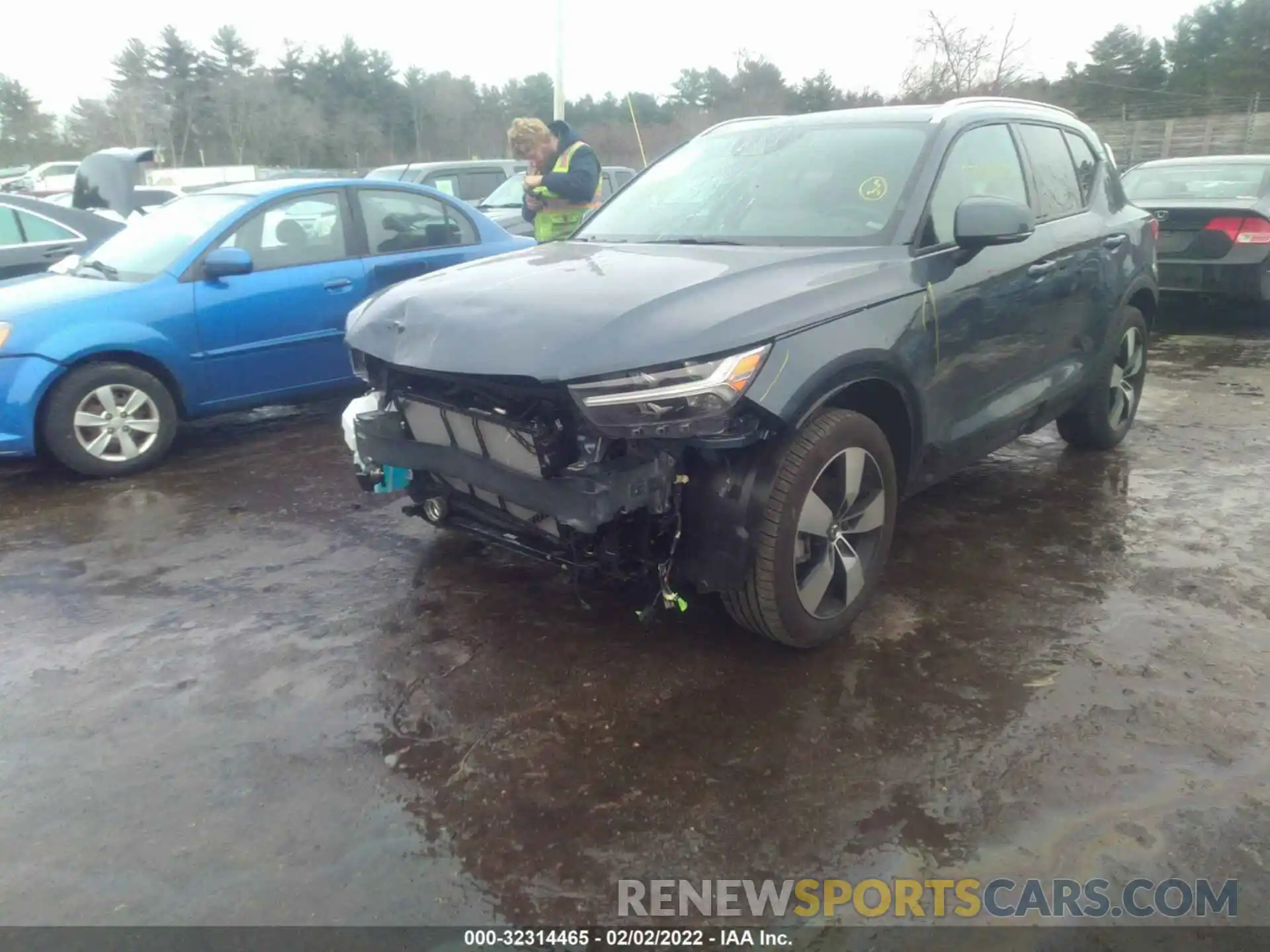 2 Photograph of a damaged car YV4162UK7N2654755 VOLVO XC40 2022