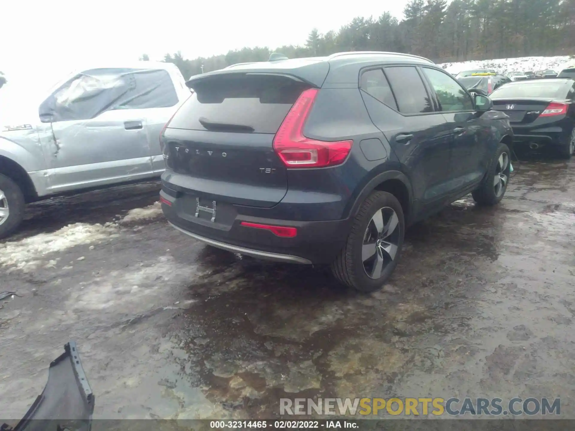 4 Photograph of a damaged car YV4162UK7N2654755 VOLVO XC40 2022