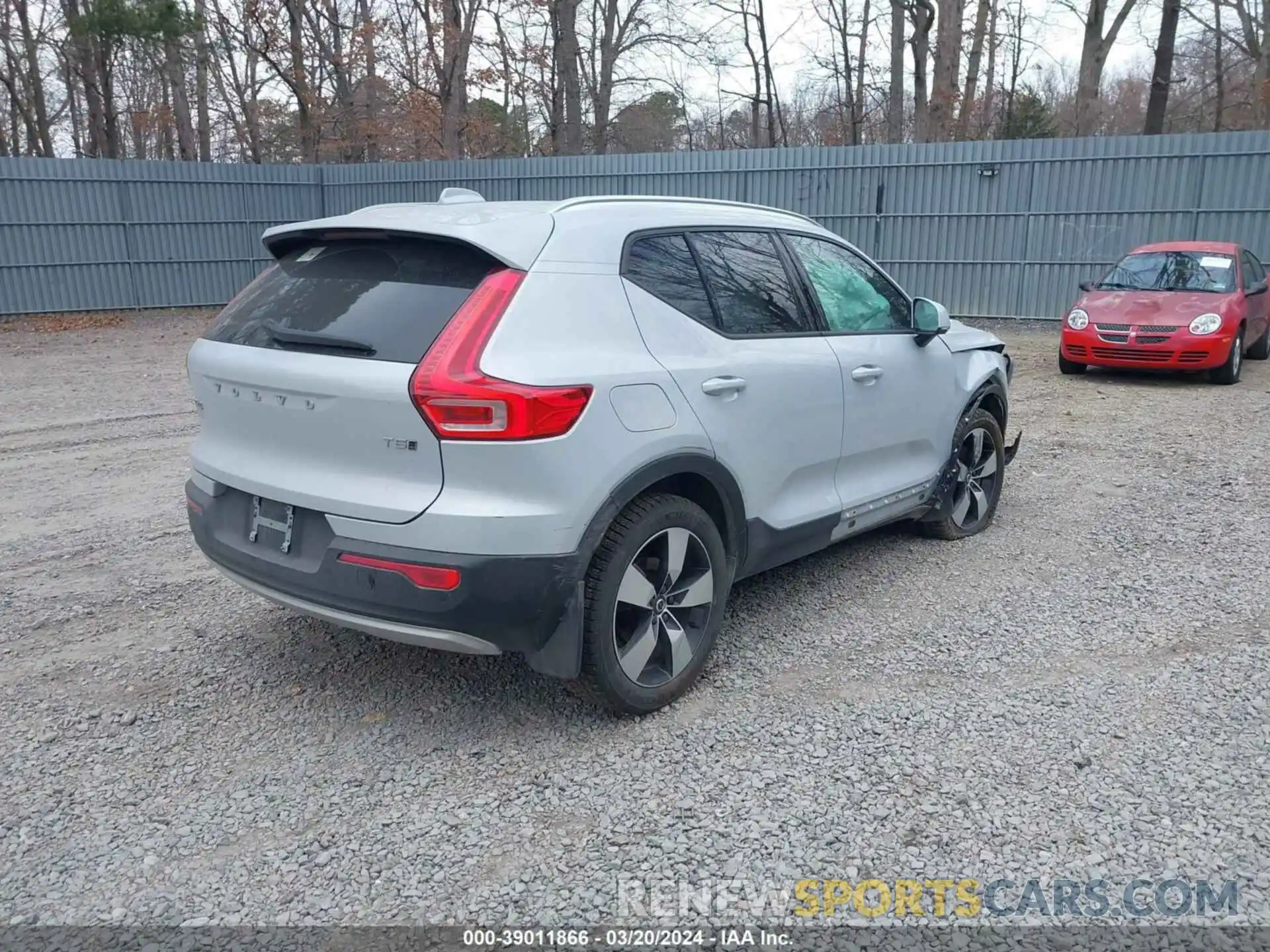 4 Photograph of a damaged car YV4162UKXN2789258 VOLVO XC40 2022