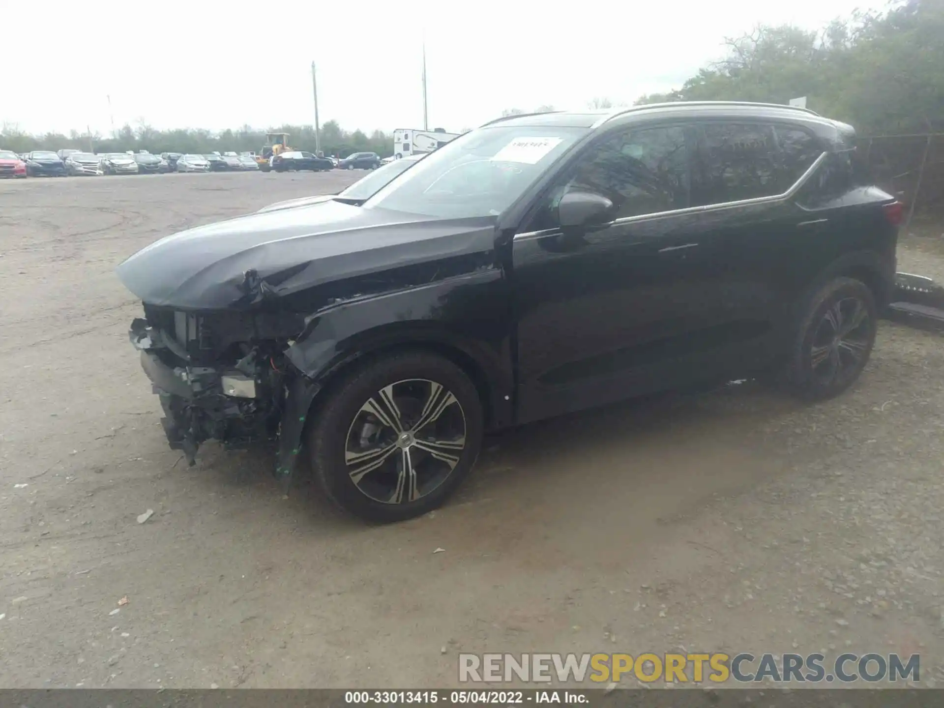 2 Photograph of a damaged car YV4162UL1N2662147 VOLVO XC40 2022