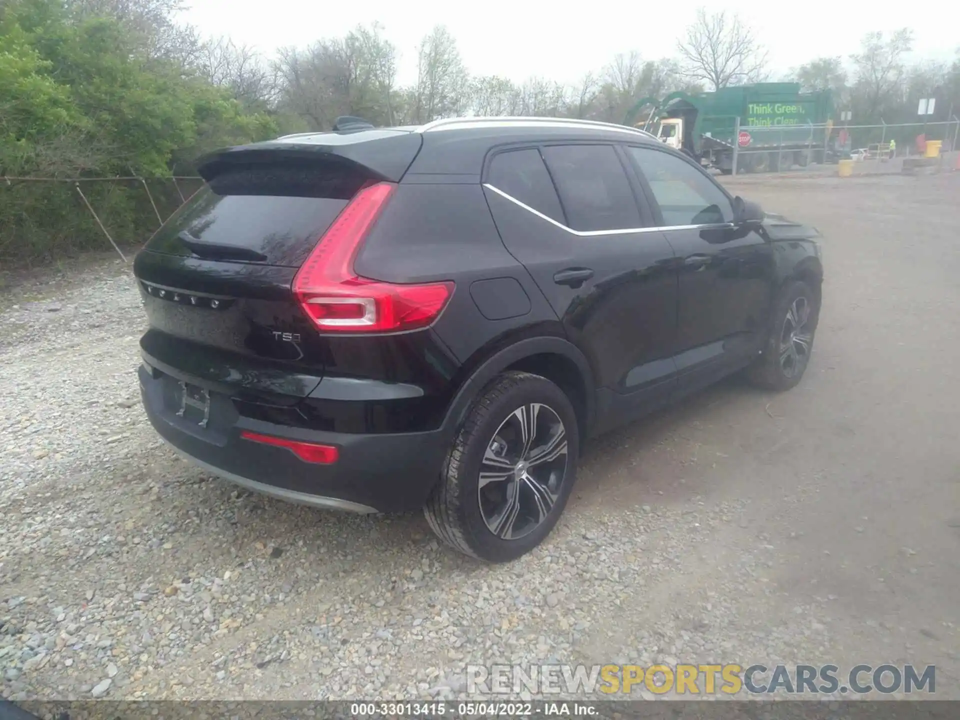 4 Photograph of a damaged car YV4162UL1N2662147 VOLVO XC40 2022