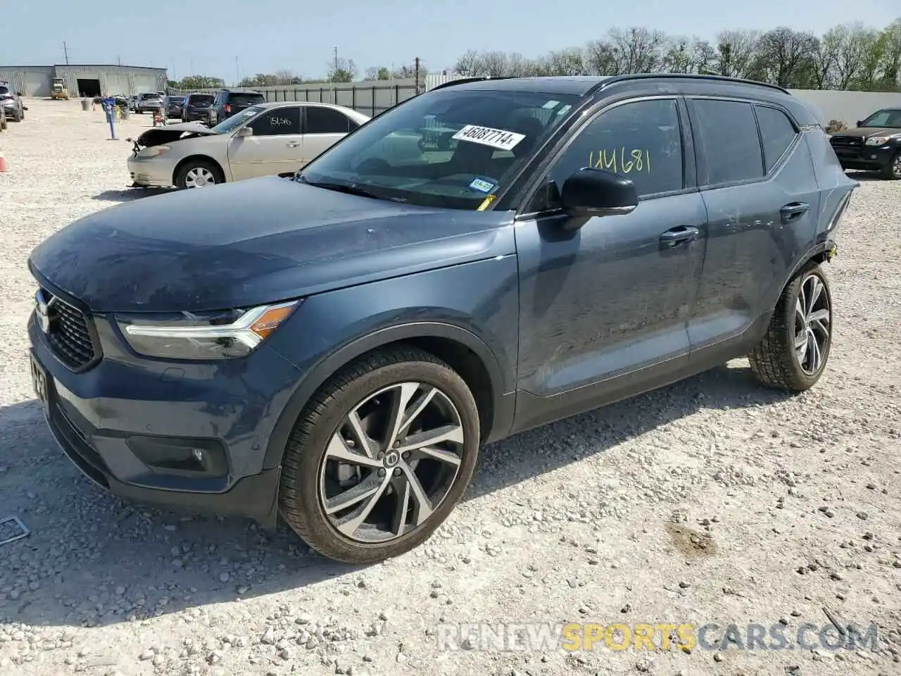 1 Photograph of a damaged car YV4162UM1N2787917 VOLVO XC40 2022