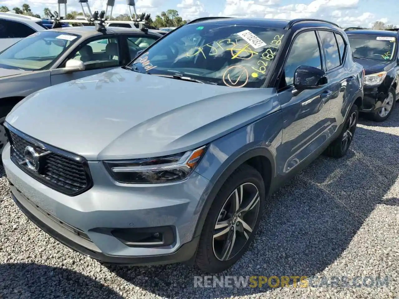 2 Photograph of a damaged car YV4162UM5N2726277 VOLVO XC40 2022