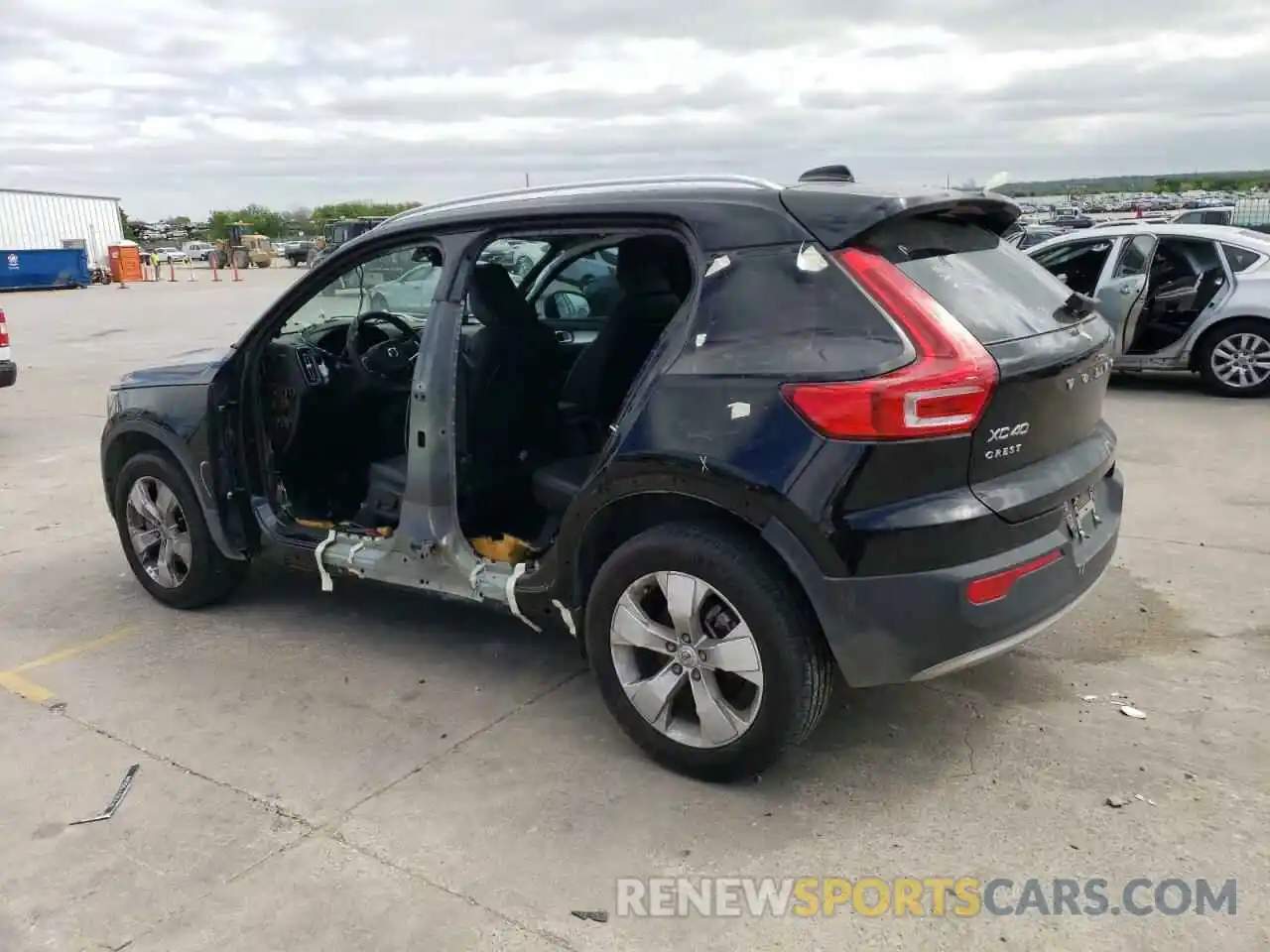 2 Photograph of a damaged car YV4AC2HK0N2733767 VOLVO XC40 2022