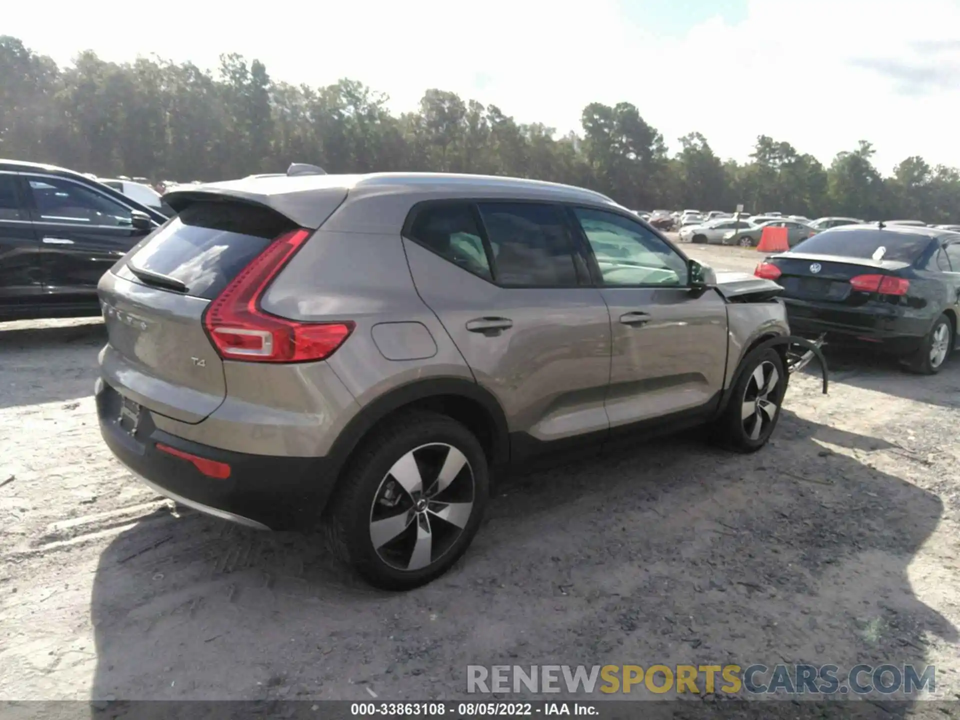 4 Photograph of a damaged car YV4AC2HK1N2642829 VOLVO XC40 2022