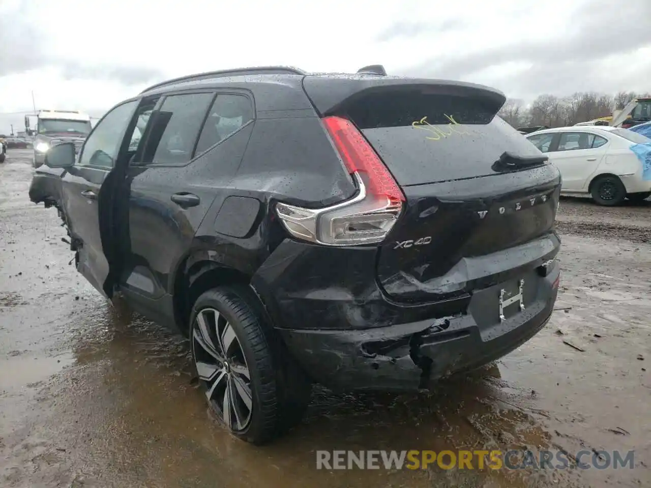 3 Photograph of a damaged car YV4ED3UR0N2709847 VOLVO XC40 2022