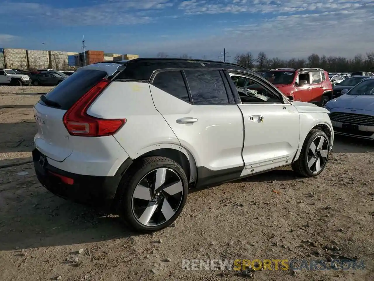 3 Photograph of a damaged car YV4ED3UW8P2925308 VOLVO XC40 2023