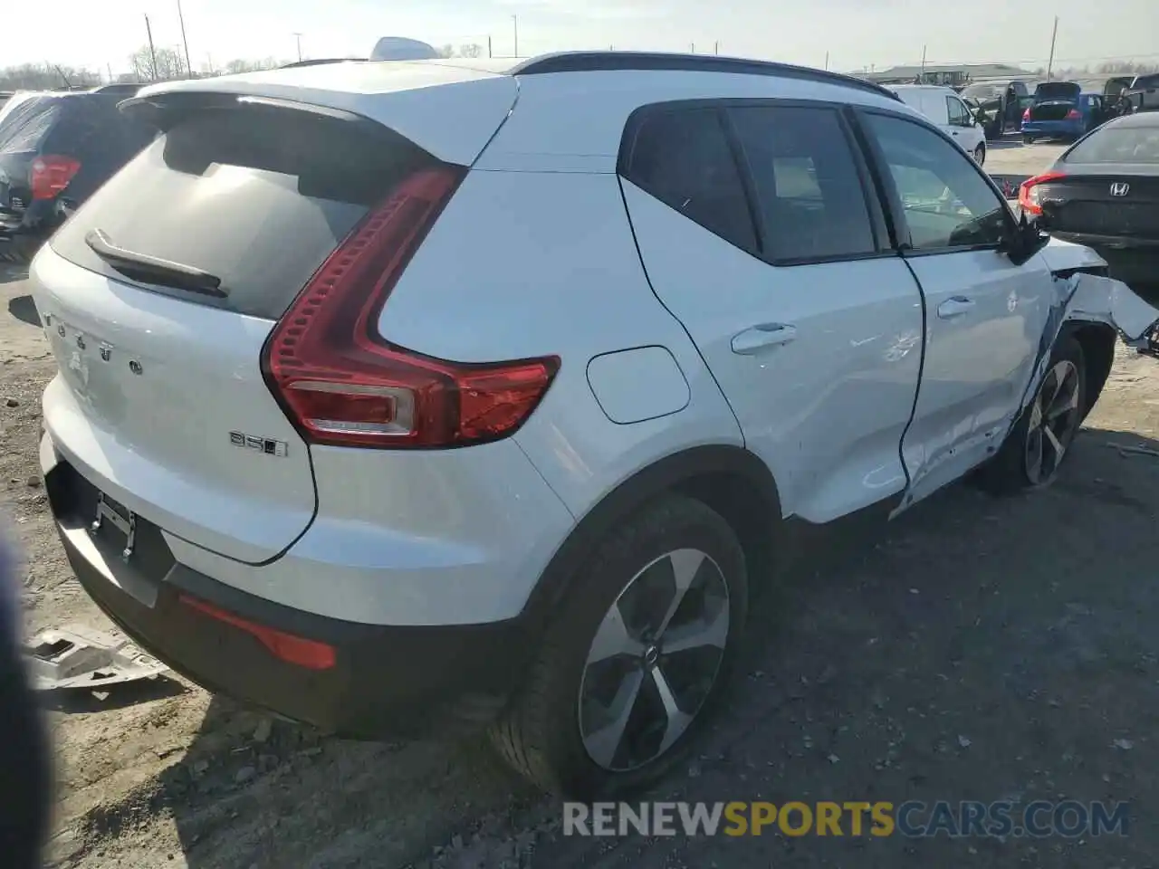 3 Photograph of a damaged car YV4L12UW2P2994540 VOLVO XC40 2023