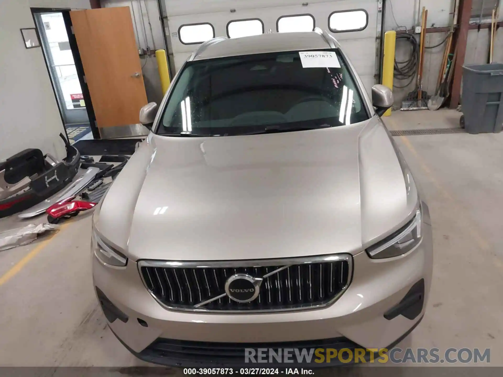 13 Photograph of a damaged car YV4L12UK5R2236871 VOLVO XC40 2024