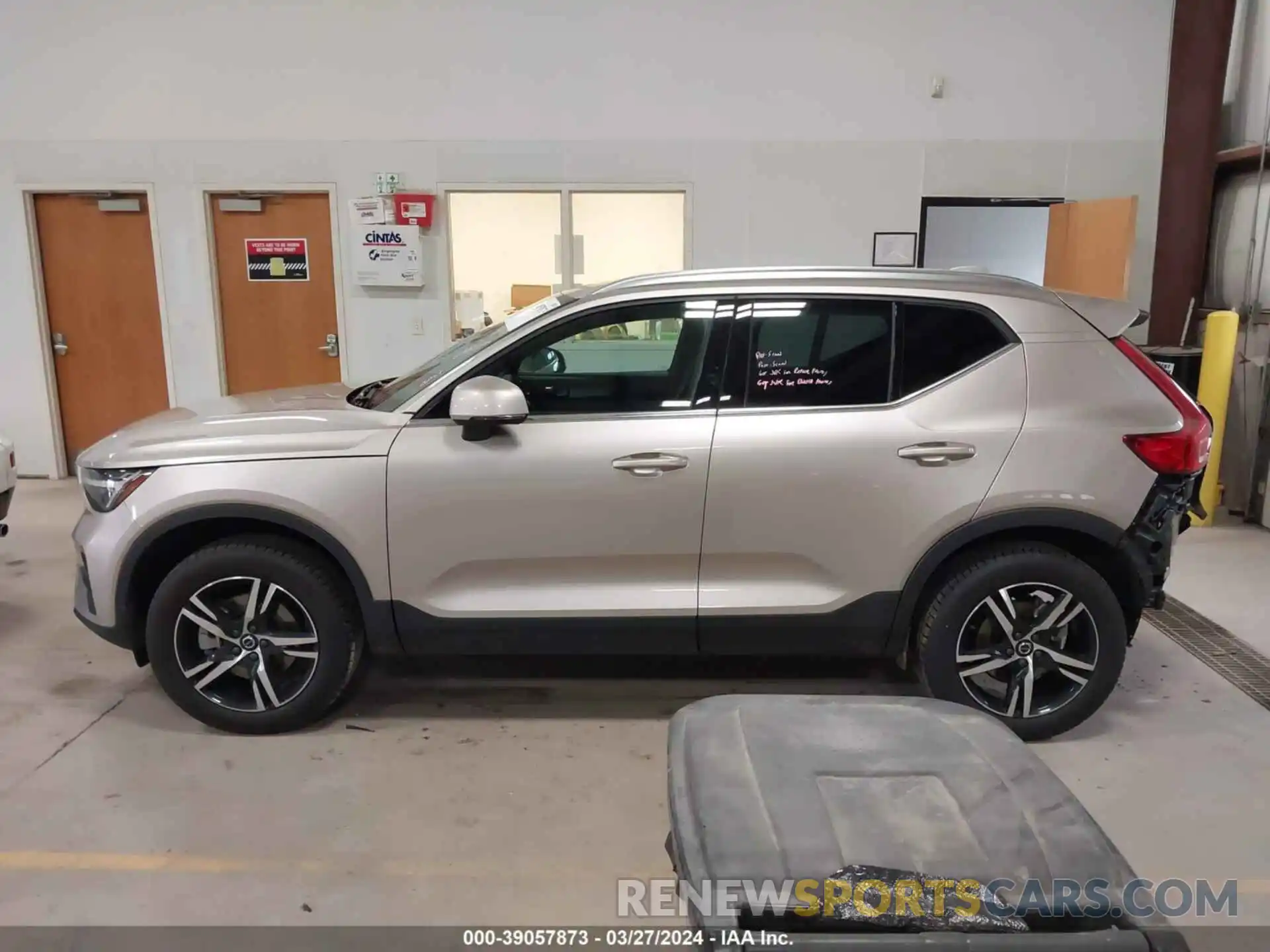 15 Photograph of a damaged car YV4L12UK5R2236871 VOLVO XC40 2024