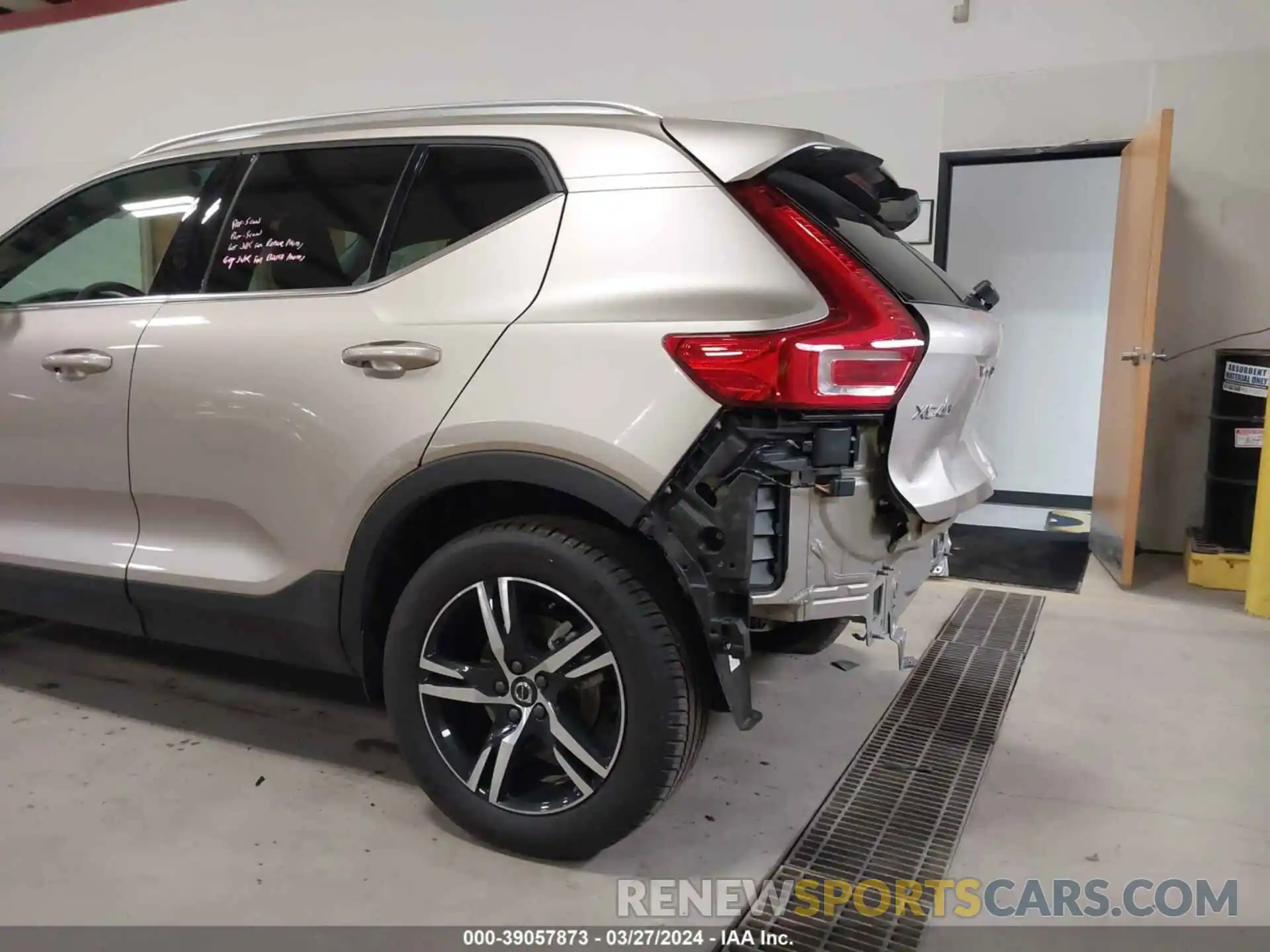 20 Photograph of a damaged car YV4L12UK5R2236871 VOLVO XC40 2024