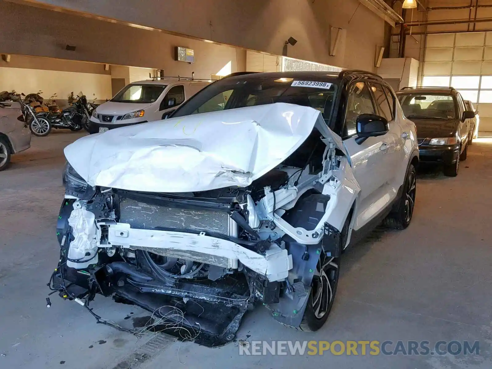 2 Photograph of a damaged car YV4162XZ6K2003590 VOLVO XC40 MOMEN 2019