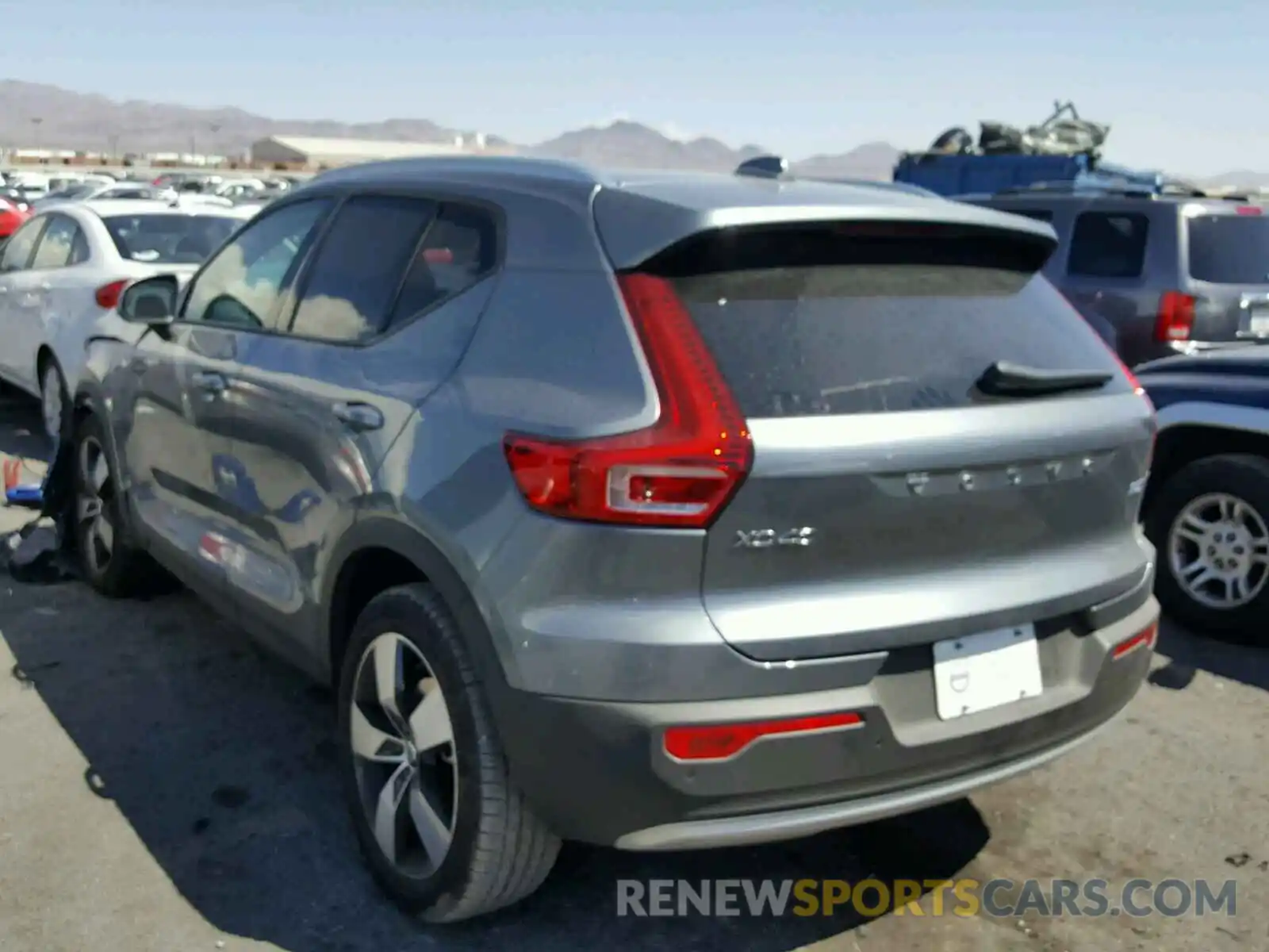 3 Photograph of a damaged car YV4162XZ2K2019544 VOLVO XC40 MOMENTUM 2019