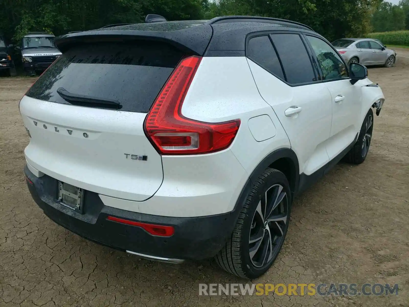 4 Photograph of a damaged car YV4162XZ5K2004651 VOLVO XC40 MOMENTUM 2019