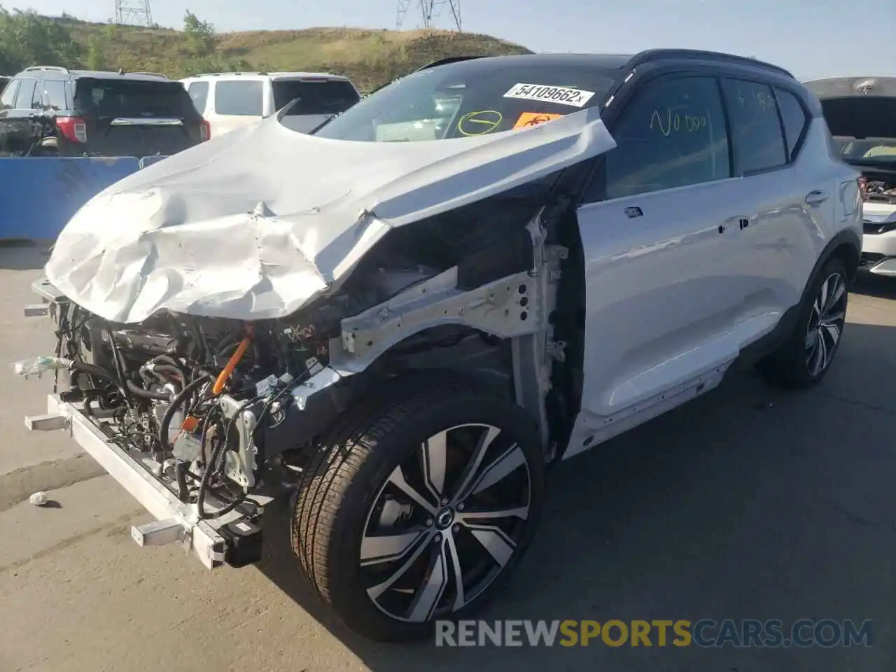 2 Photograph of a damaged car YV4ED3UB5N2677545 VOLVO XC40 P8 RE 2022