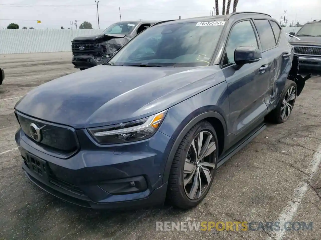 2 Photograph of a damaged car YV4ED3UB6N2684892 VOLVO XC40 P8 RE 2022