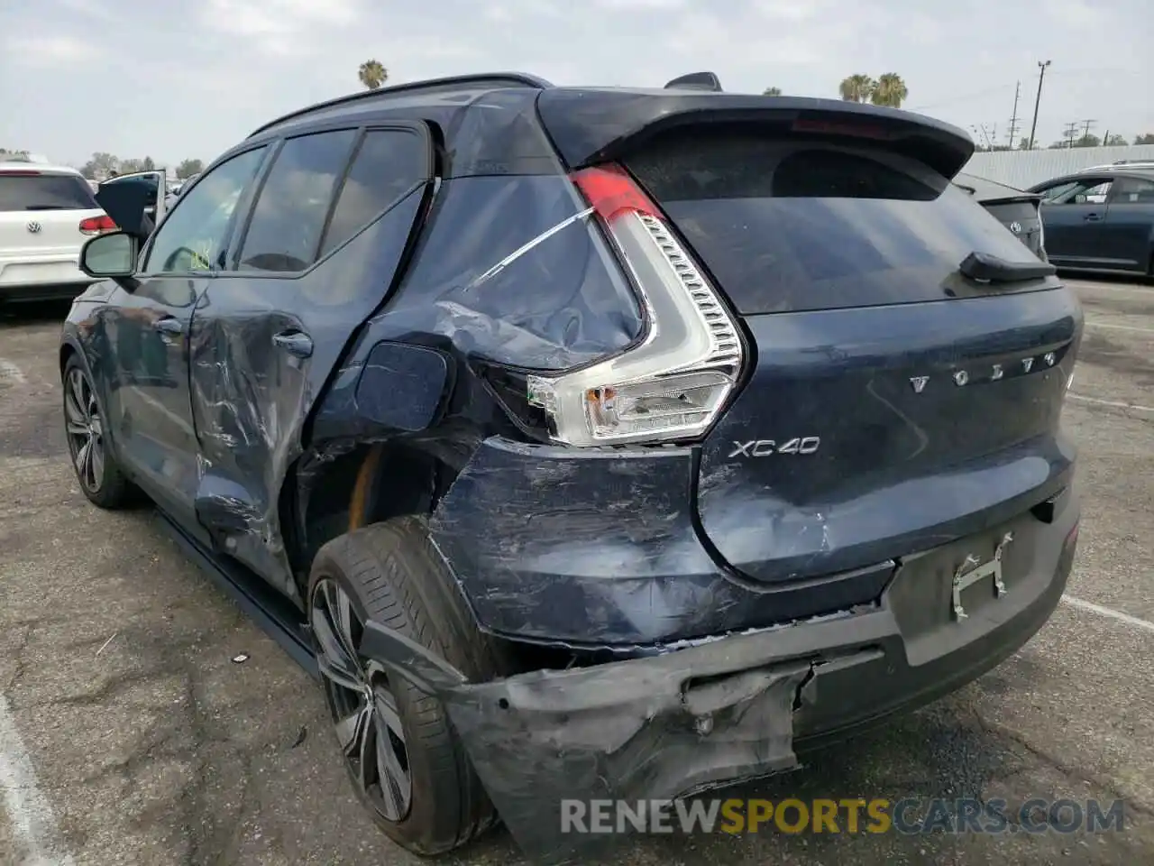 3 Photograph of a damaged car YV4ED3UB6N2684892 VOLVO XC40 P8 RE 2022