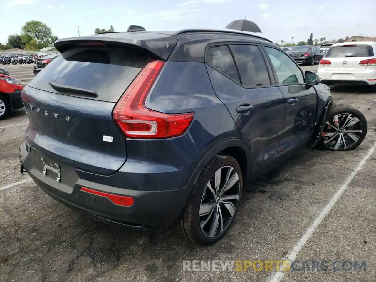 4 Photograph of a damaged car YV4ED3UB6N2684892 VOLVO XC40 P8 RE 2022