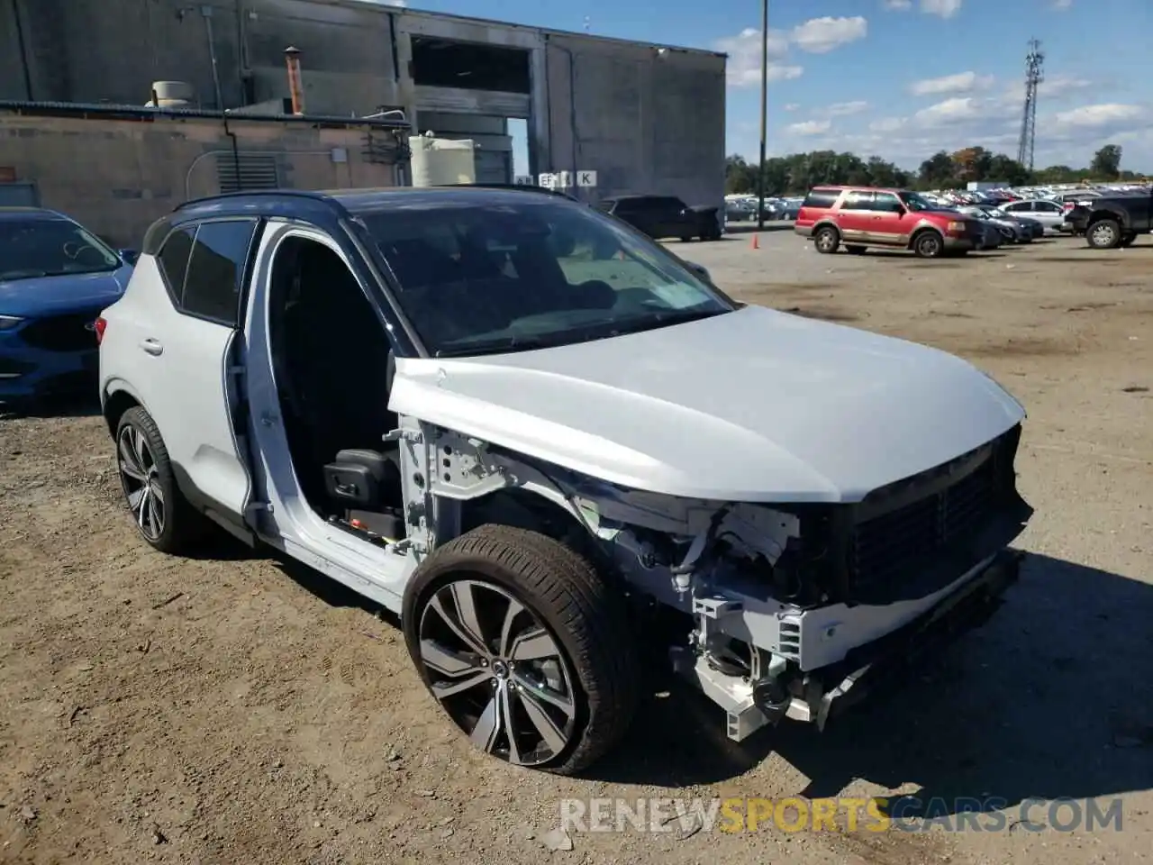 1 Photograph of a damaged car YV4ED3UBXN2677685 VOLVO XC40 P8 RE 2022