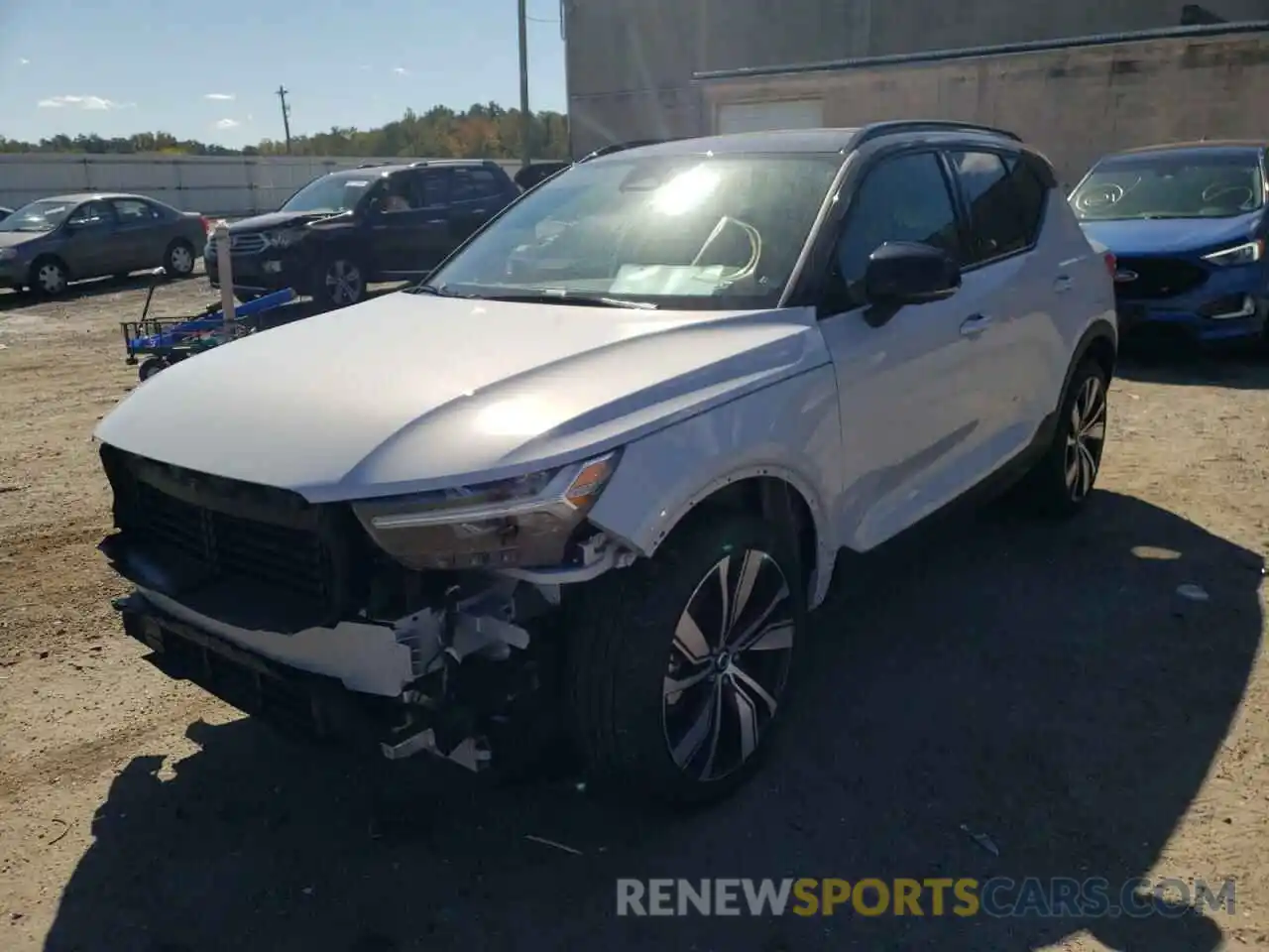 2 Photograph of a damaged car YV4ED3UBXN2677685 VOLVO XC40 P8 RE 2022