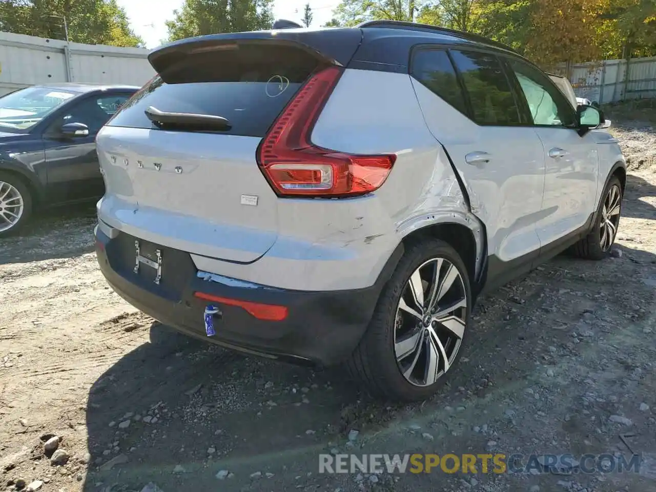 4 Photograph of a damaged car YV4ED3UR8N2640390 VOLVO XC40 P8 RE 2022