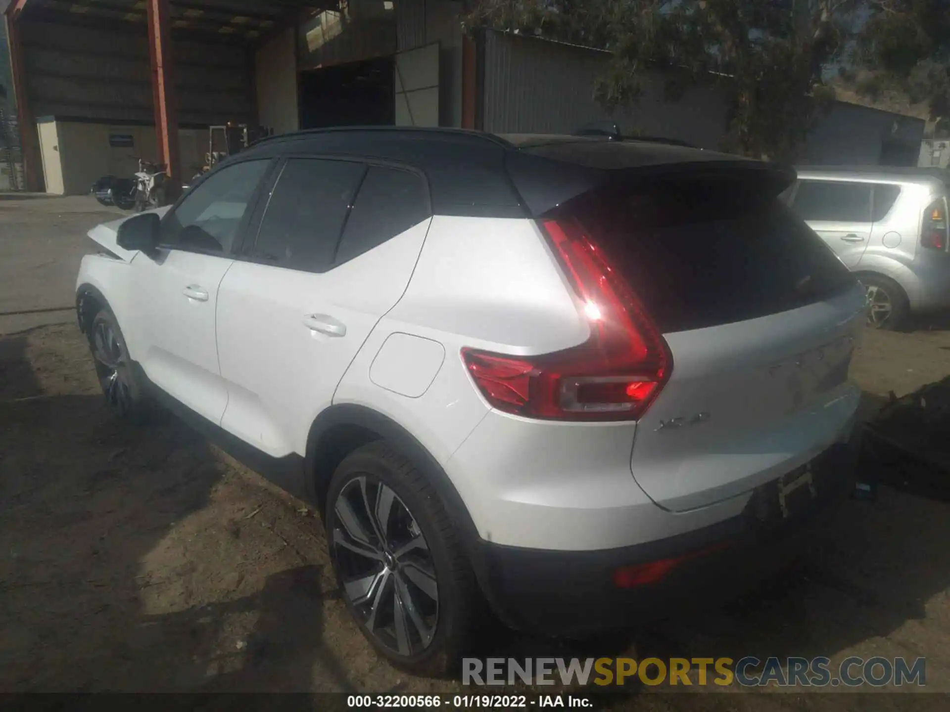 3 Photograph of a damaged car YV4ED3UR0N2648872 VOLVO XC40 RECHARGE PURE 2022