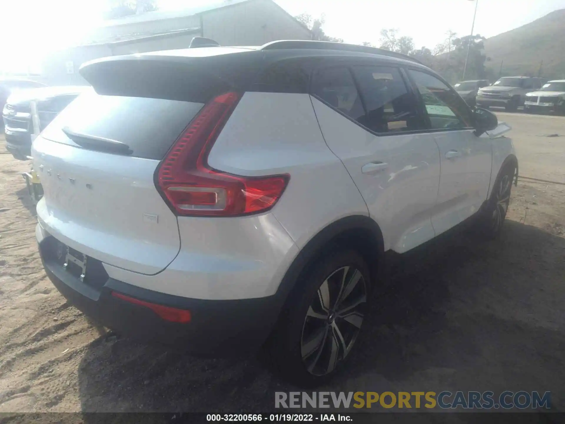 4 Photograph of a damaged car YV4ED3UR0N2648872 VOLVO XC40 RECHARGE PURE 2022