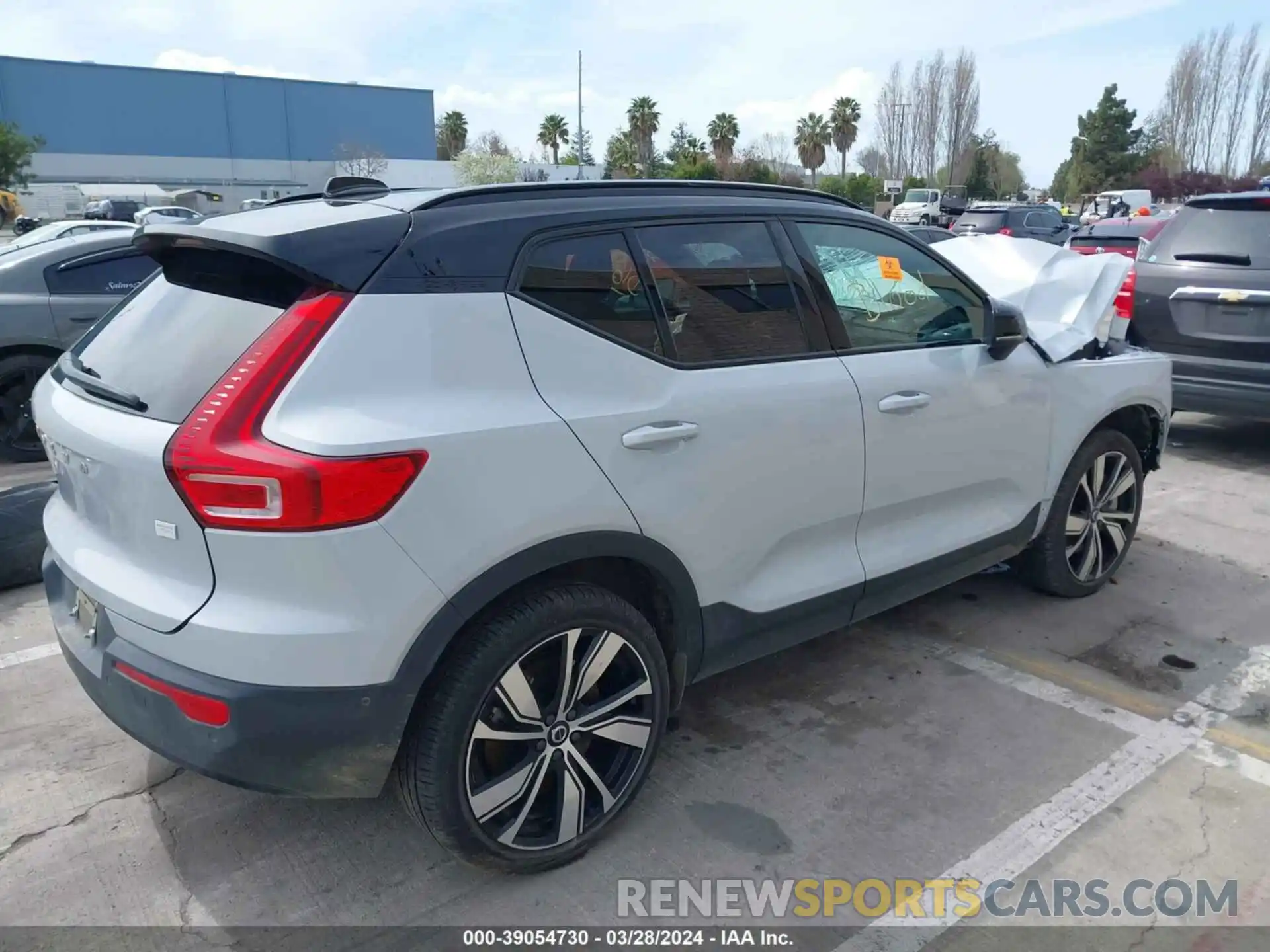 4 Photograph of a damaged car YV4ED3UR9N2780237 VOLVO XC40 RECHARGE PURE ELECTRIC 2022
