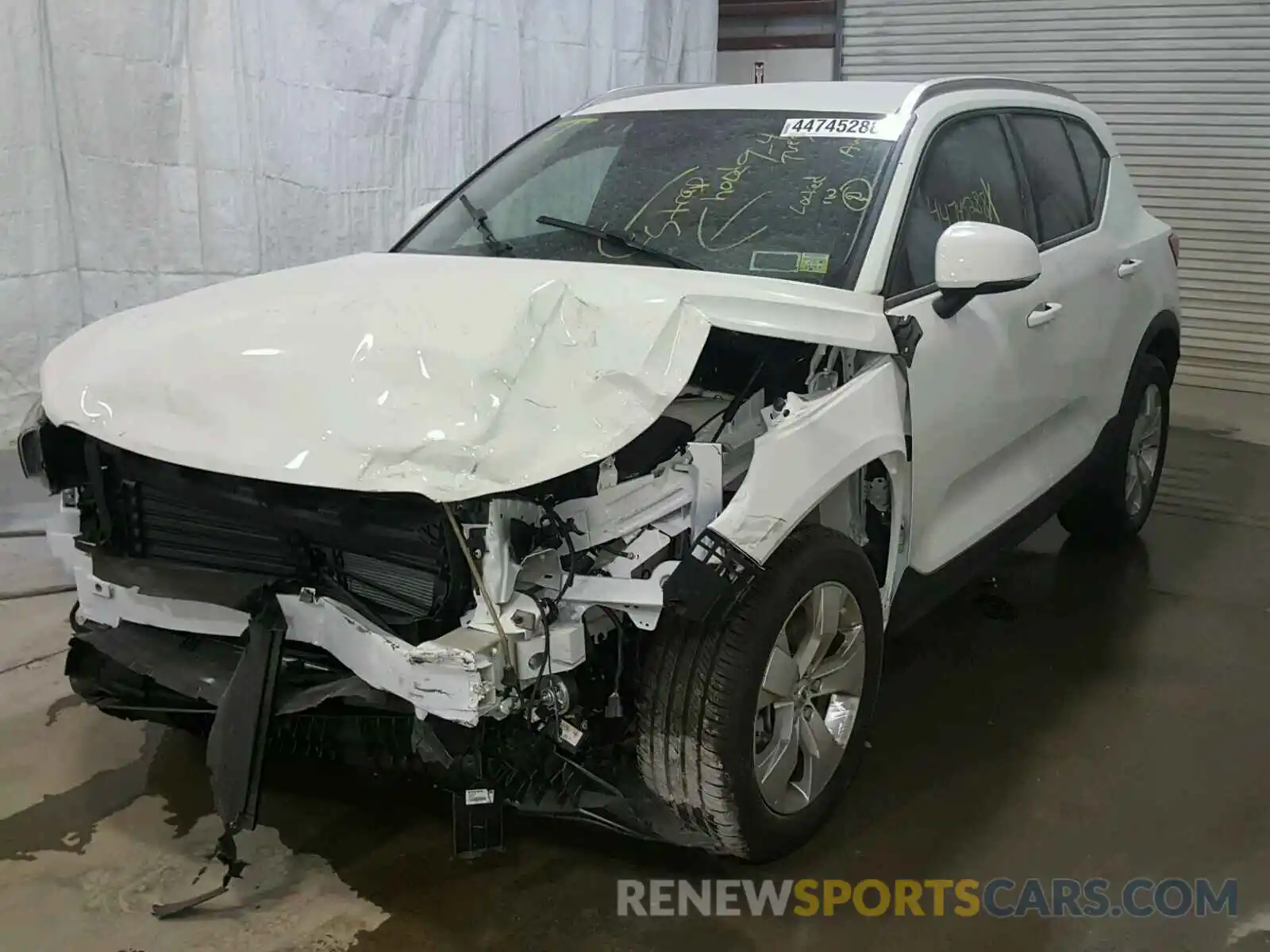 2 Photograph of a damaged car YV4AC2HK0K2054416 VOLVO XC40 T4 2019