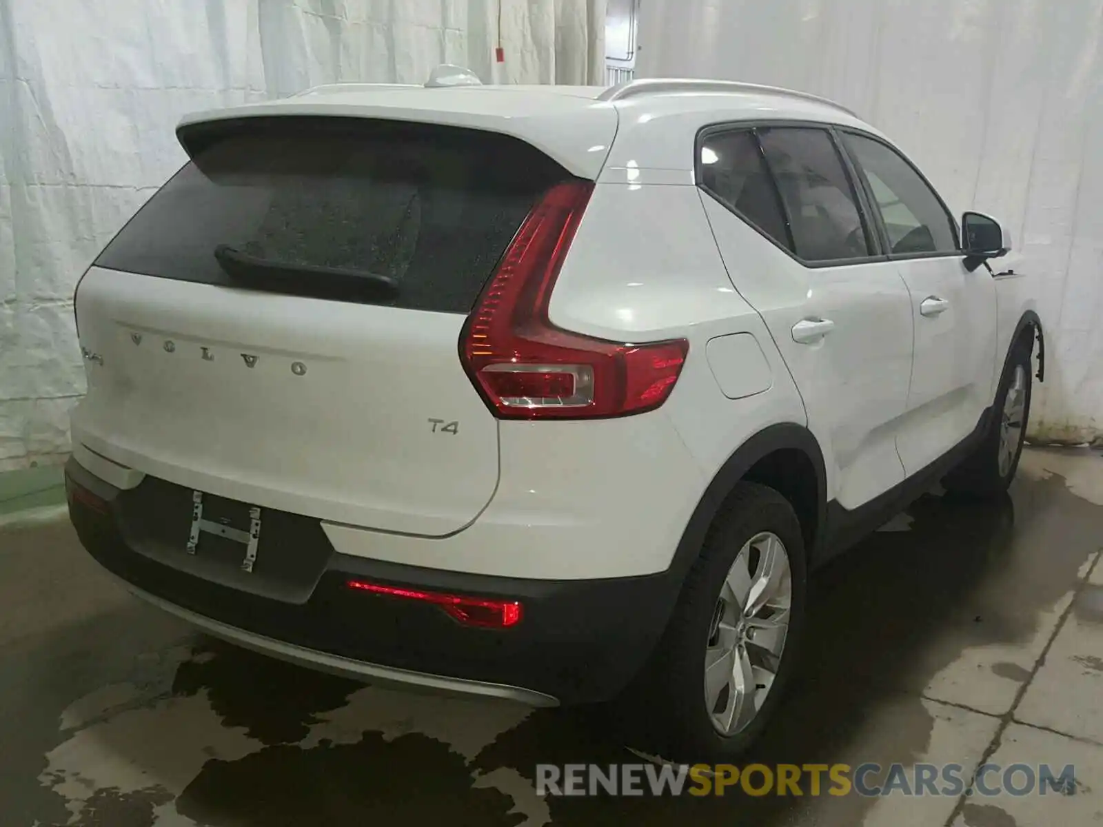 4 Photograph of a damaged car YV4AC2HK0K2054416 VOLVO XC40 T4 2019