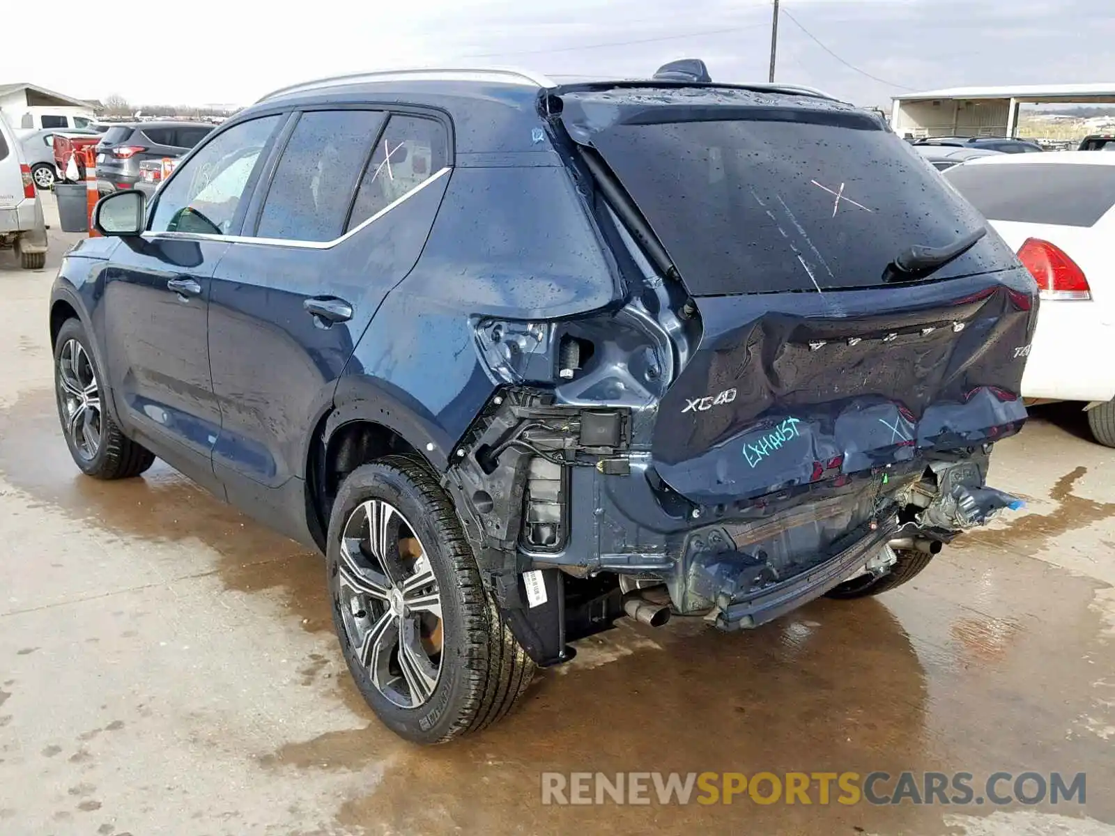 3 Photograph of a damaged car YV4AC2HLXK2072642 VOLVO XC40 T4 2019