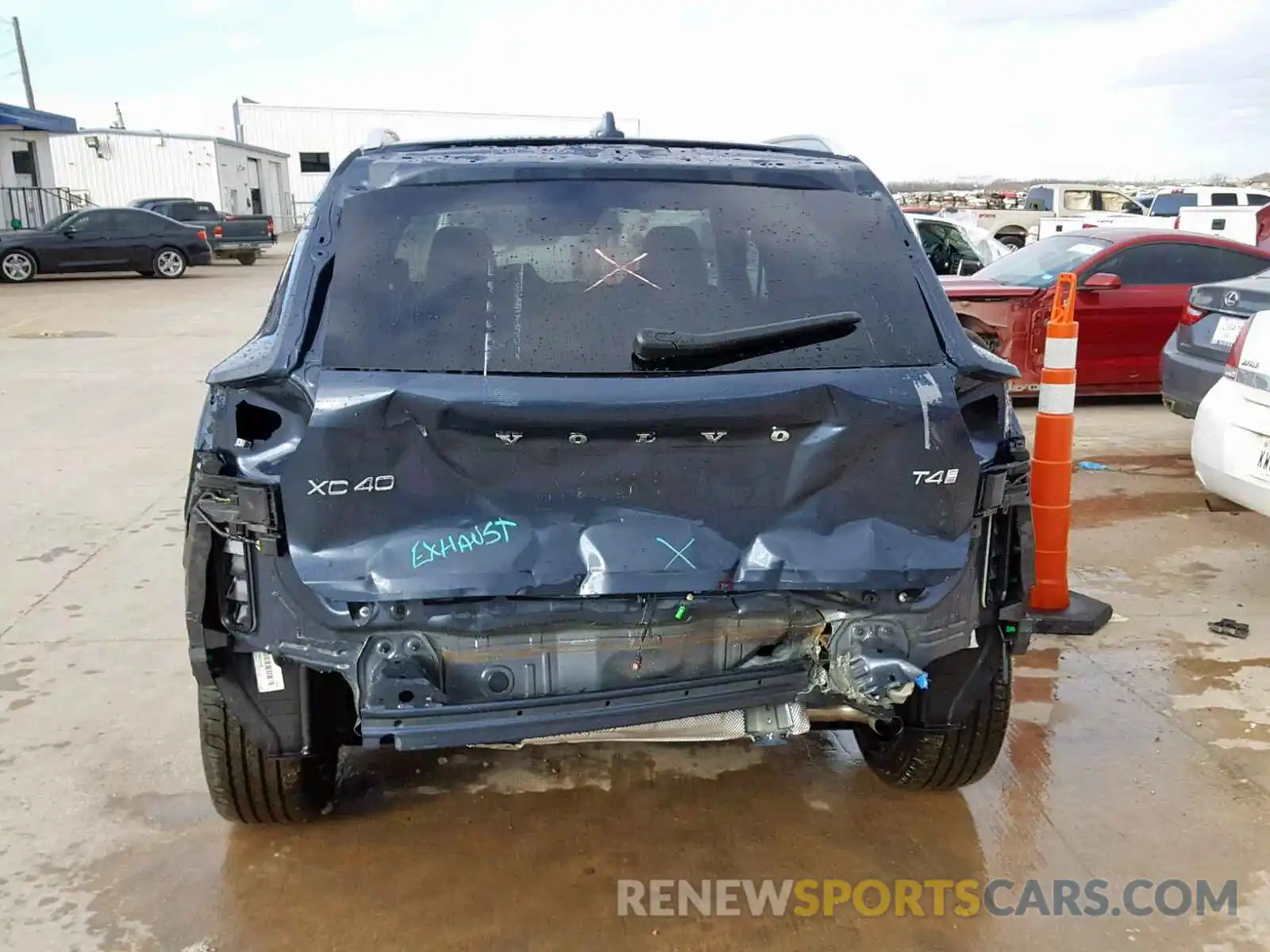 9 Photograph of a damaged car YV4AC2HLXK2072642 VOLVO XC40 T4 2019