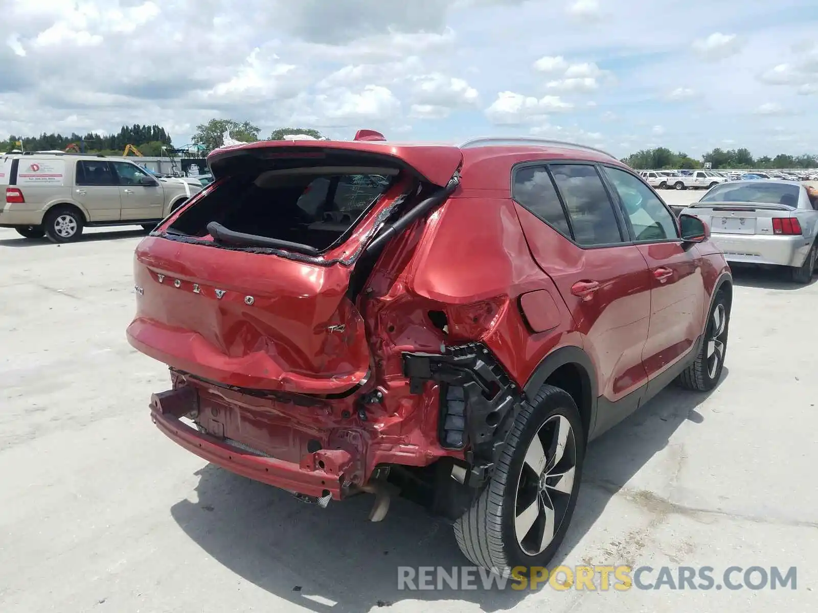 4 Photograph of a damaged car YV4AC2HK2K2051730 VOLVO XC40 T4 MO 2019