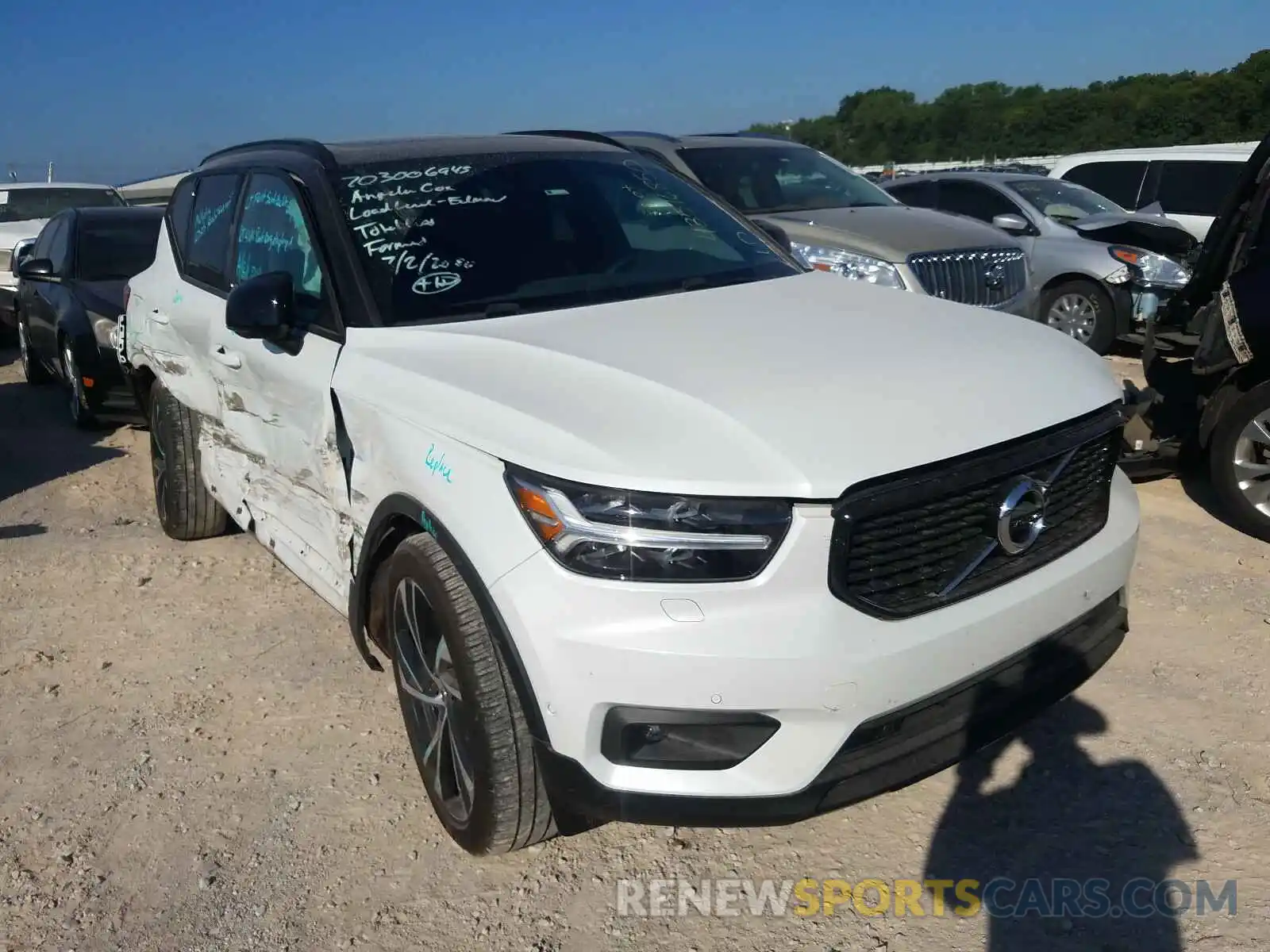 1 Фотография поврежденного автомобиля YV4AC2HM1K2090648 VOLVO XC40 T4 R- 2019