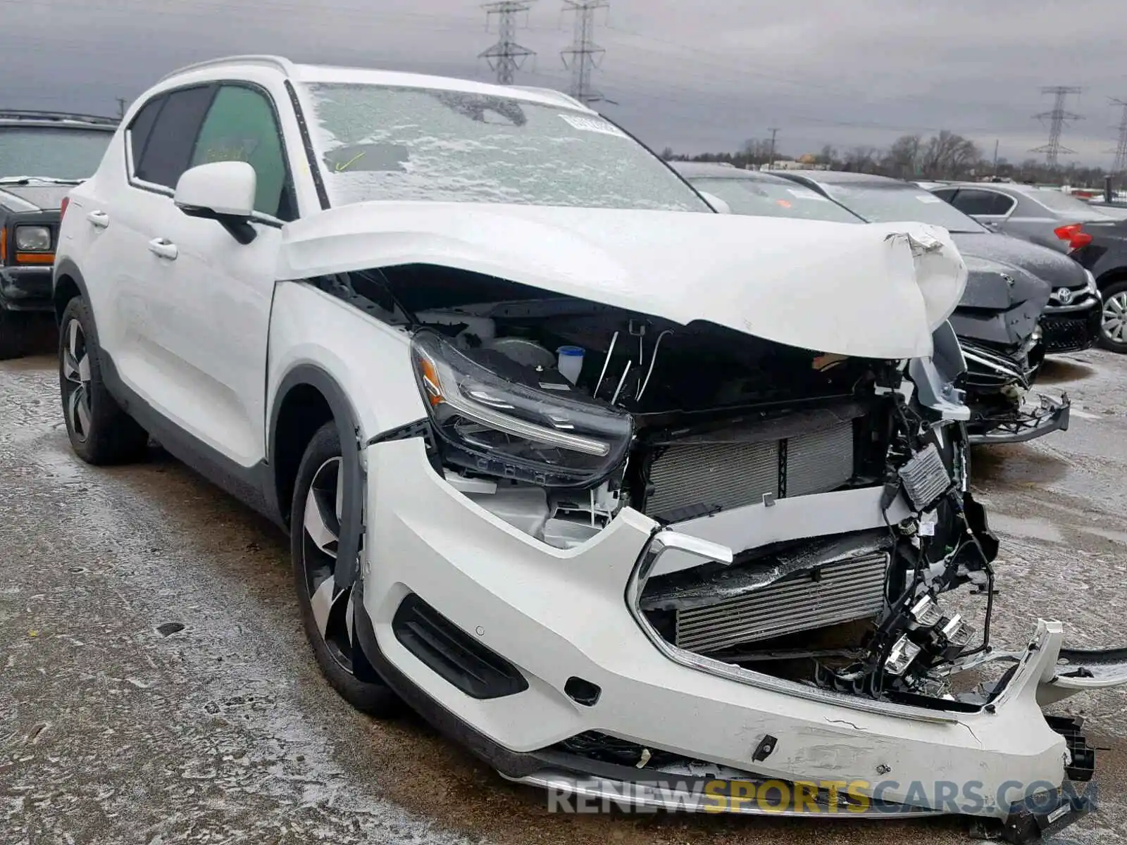 1 Photograph of a damaged car YV4162UK2K2054141 VOLVO XC40 T5 2019