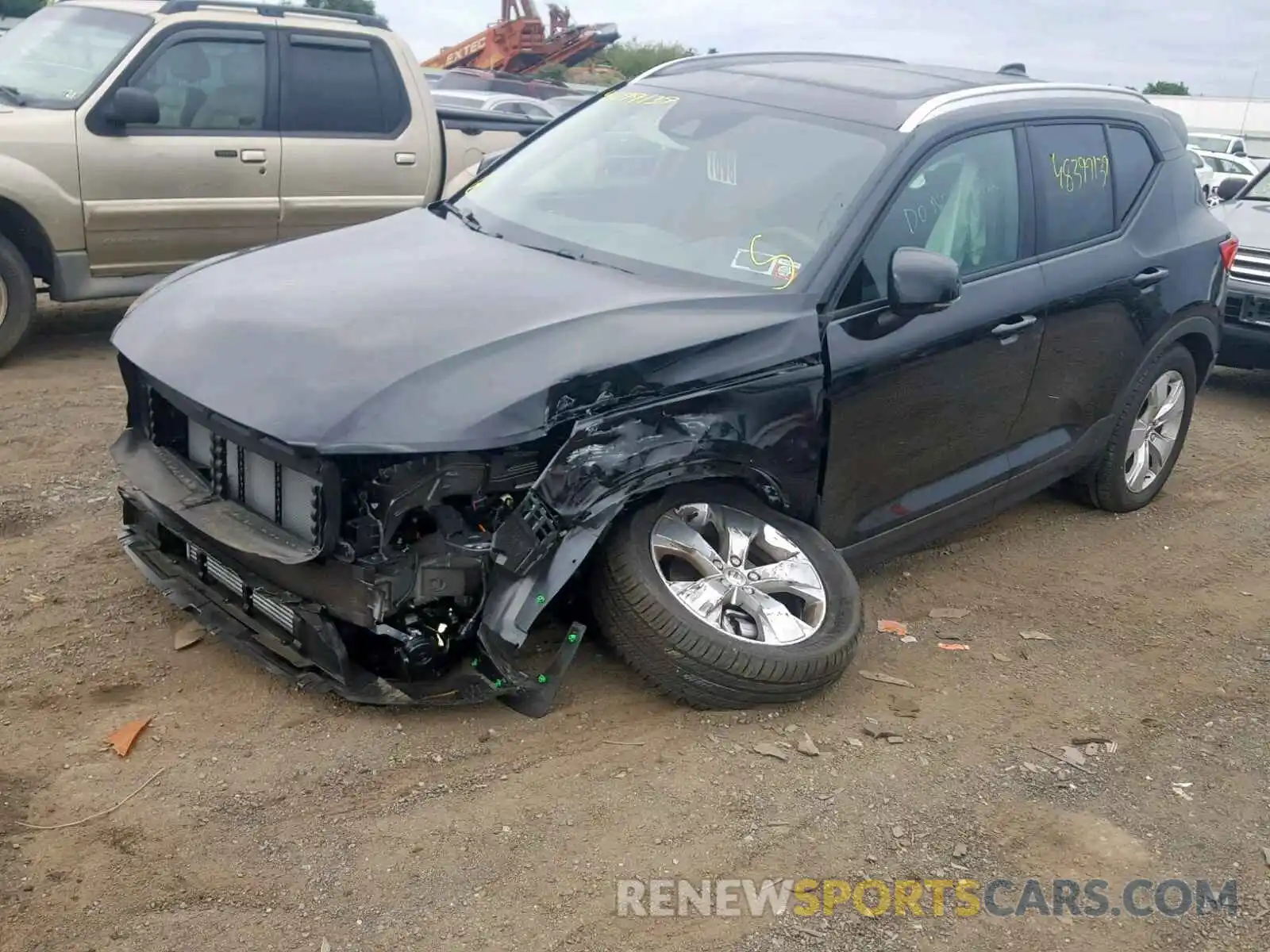 2 Photograph of a damaged car YV4162UK2K2131624 VOLVO XC40 T5 2019