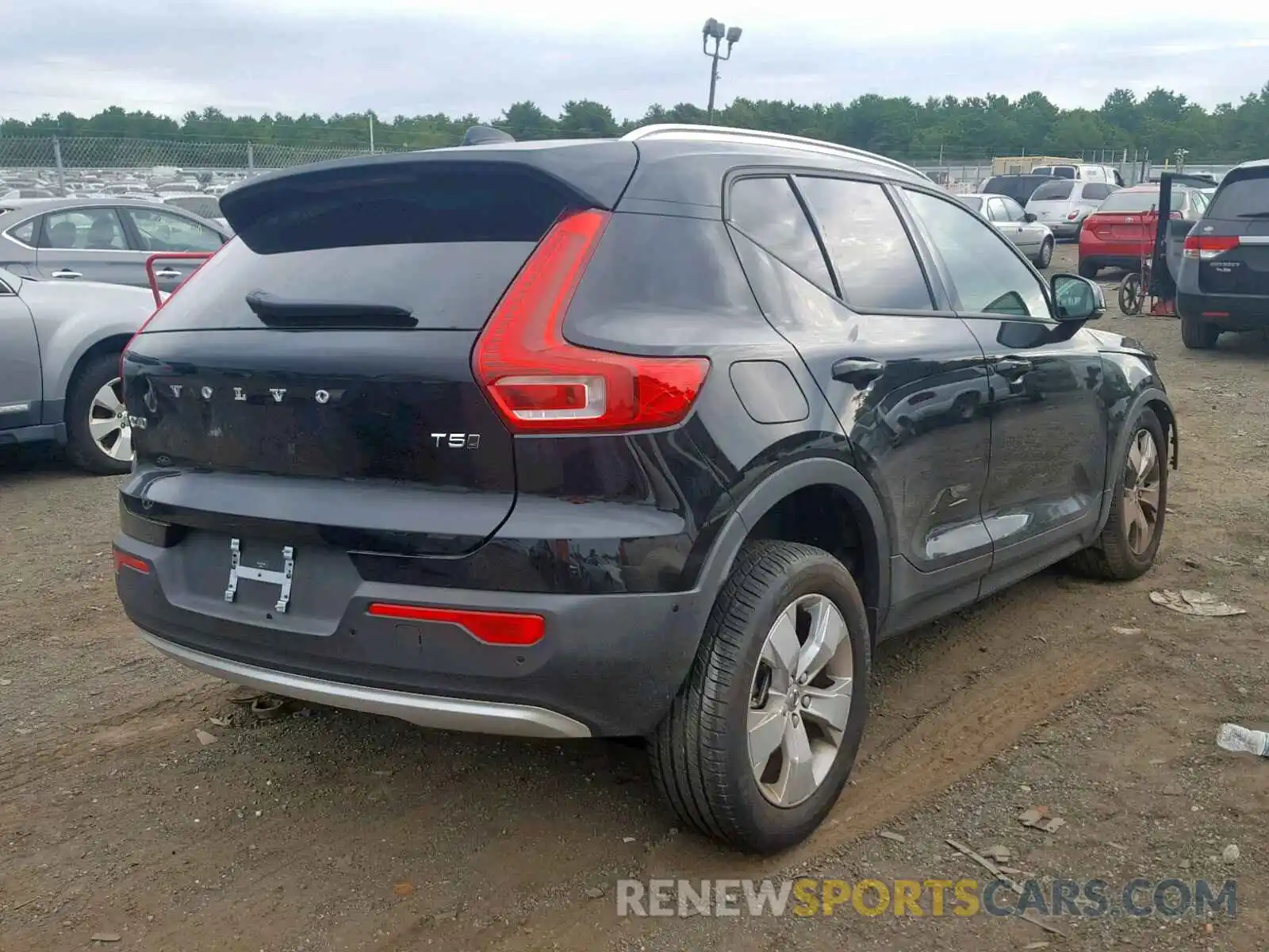 4 Photograph of a damaged car YV4162UK2K2131624 VOLVO XC40 T5 2019