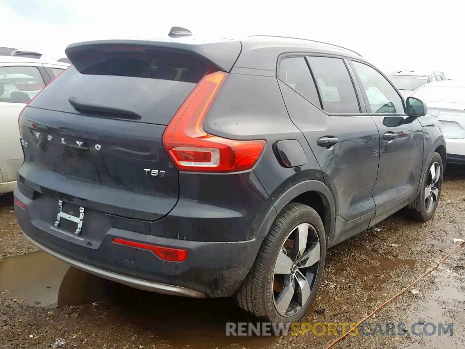 4 Photograph of a damaged car YV4162UK3K2053709 VOLVO XC40 T5 2019
