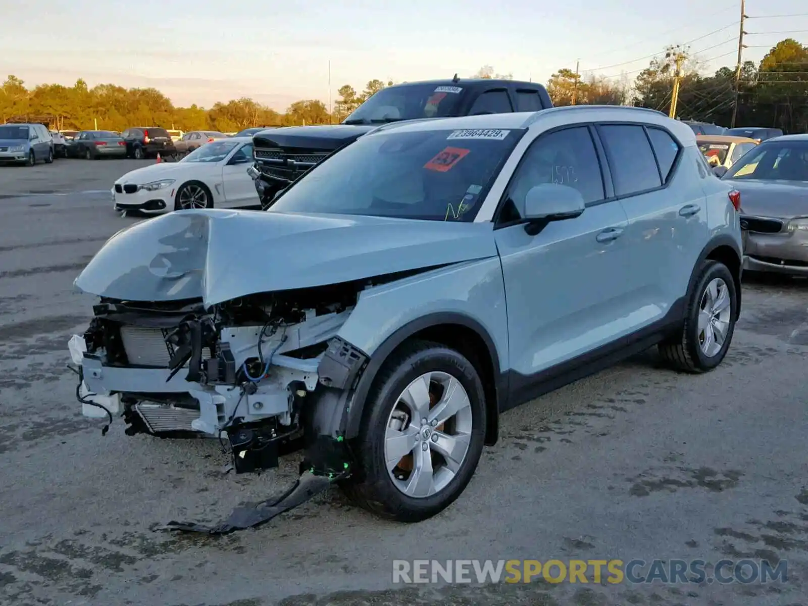 2 Photograph of a damaged car YV4162UK6K2048701 VOLVO XC40 T5 2019