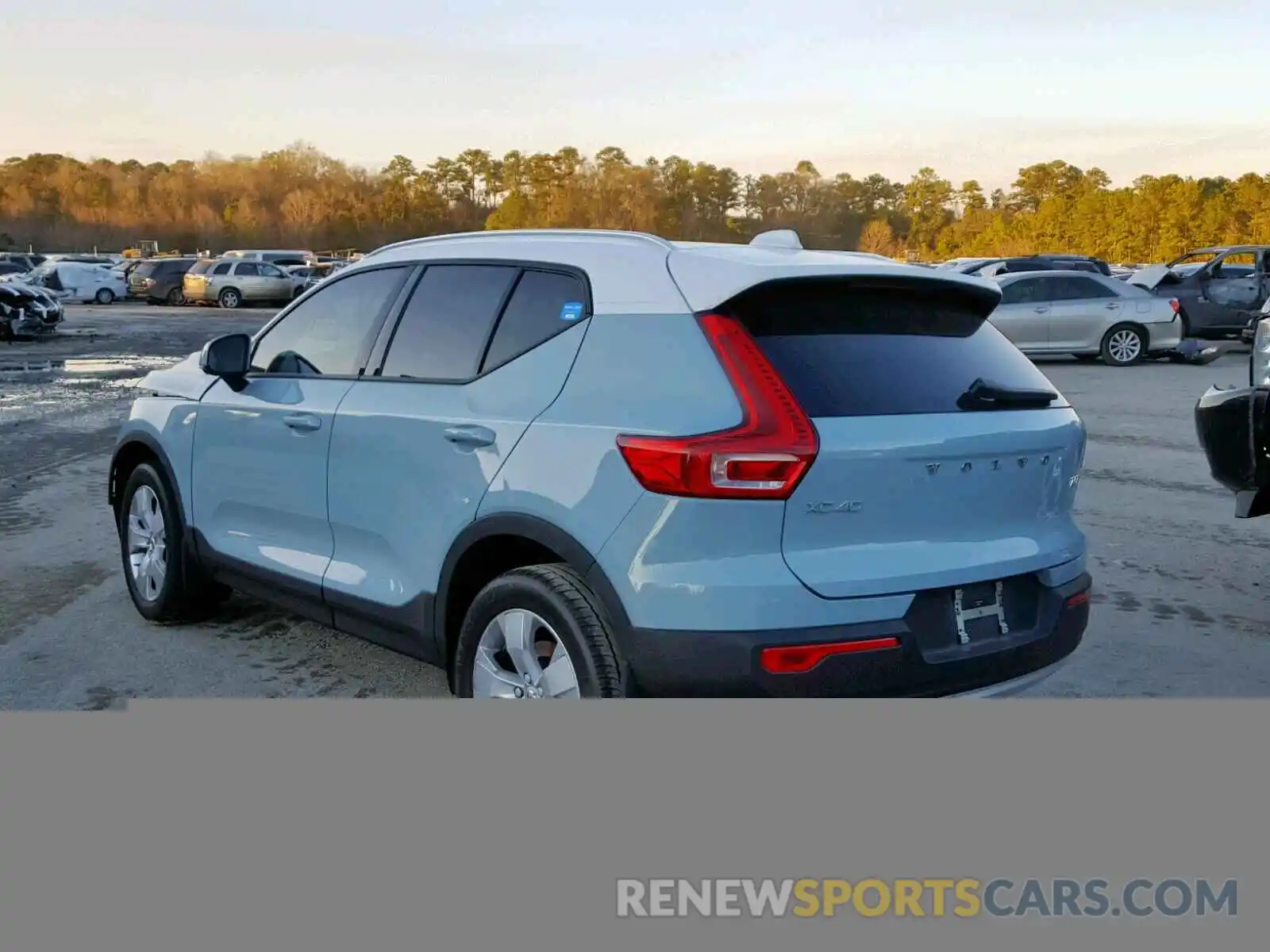 3 Photograph of a damaged car YV4162UK6K2048701 VOLVO XC40 T5 2019