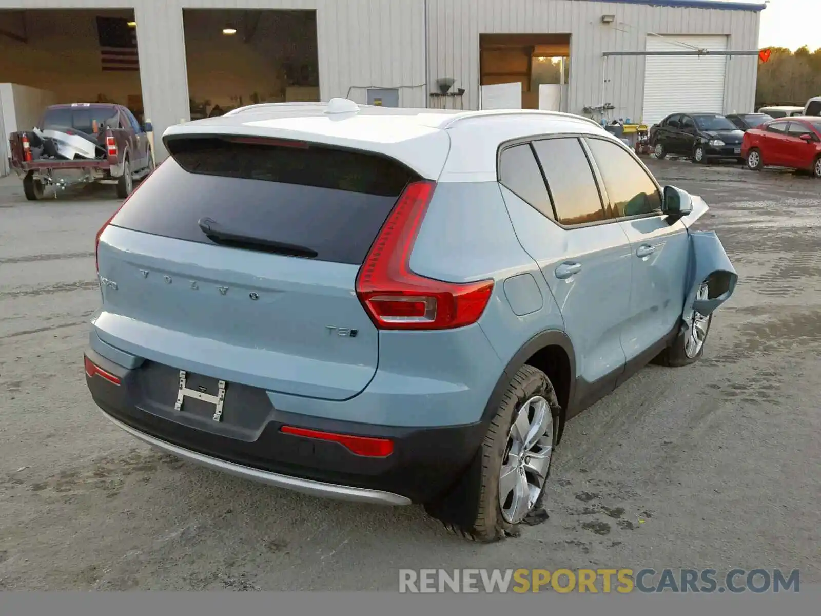 4 Photograph of a damaged car YV4162UK6K2048701 VOLVO XC40 T5 2019