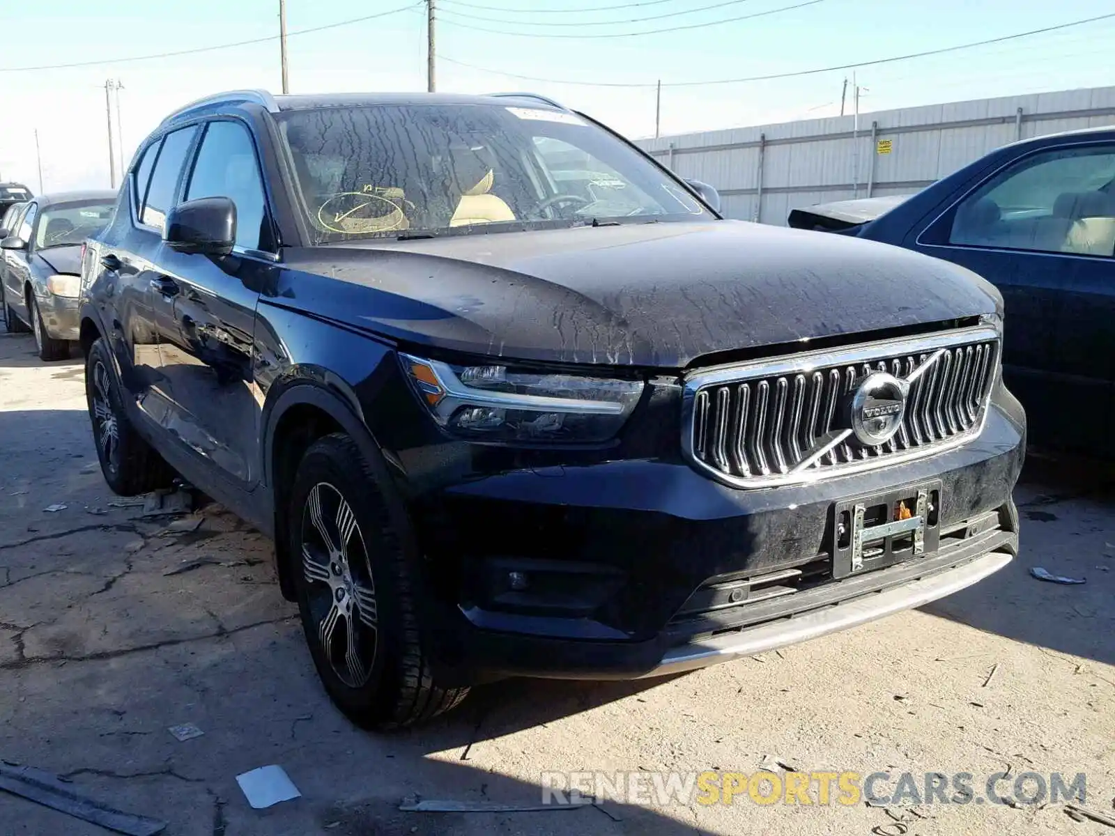 1 Photograph of a damaged car YV4162UL1K2102673 VOLVO XC40 T5 2019