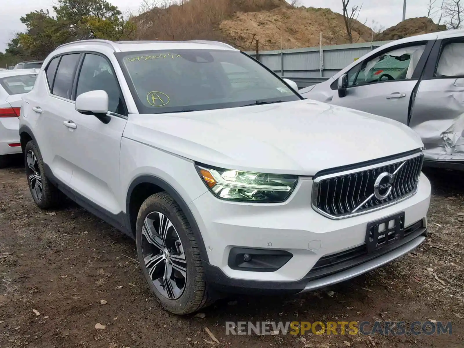 1 Photograph of a damaged car YV4162ULXK2071262 VOLVO XC40 T5 2019