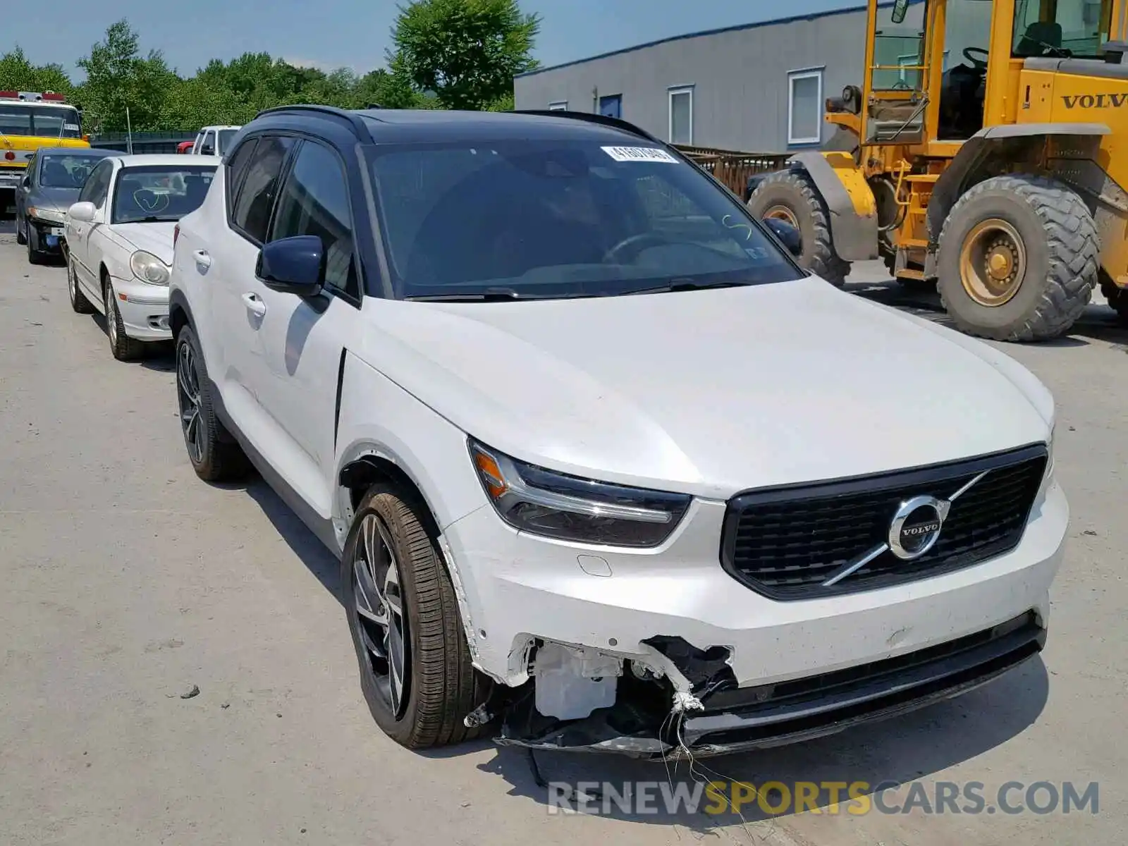 1 Фотография поврежденного автомобиля YV4162UM0K2053636 VOLVO XC40 T5 2019