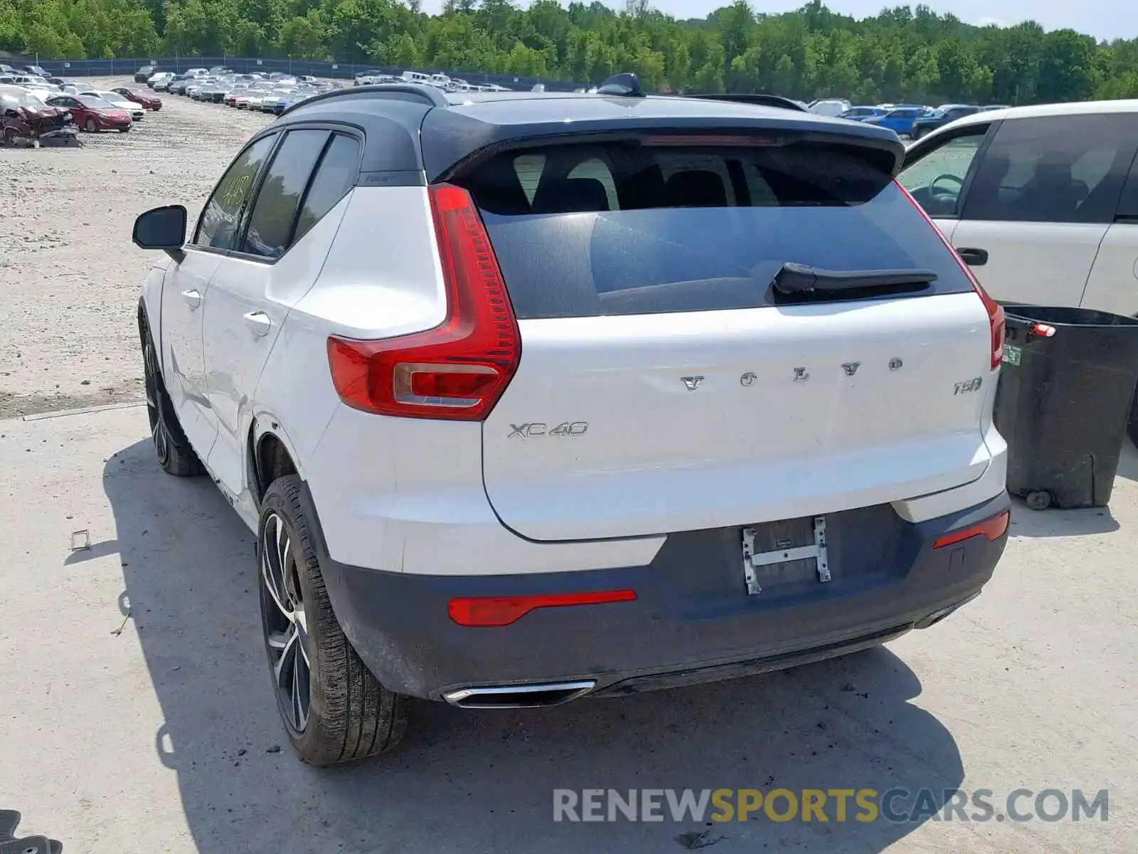 3 Photograph of a damaged car YV4162UM0K2053636 VOLVO XC40 T5 2019