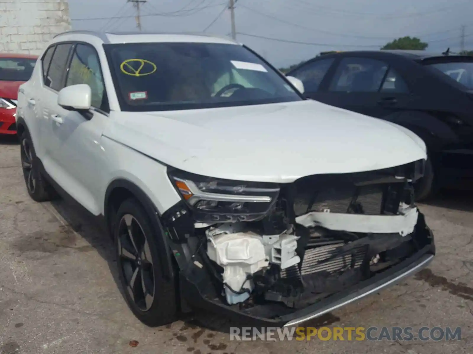 1 Photograph of a damaged car YV4162UL4K2093659 VOLVO XC40 T5 IN 2019