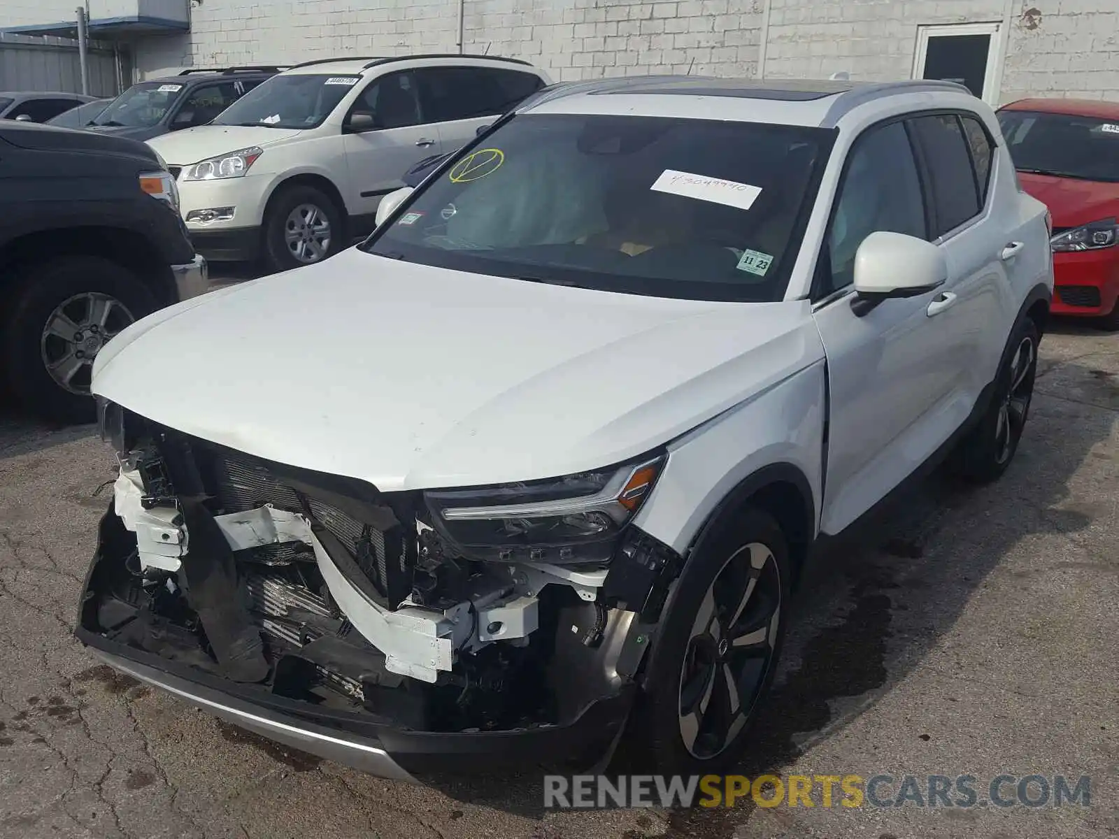 2 Photograph of a damaged car YV4162UL4K2093659 VOLVO XC40 T5 IN 2019