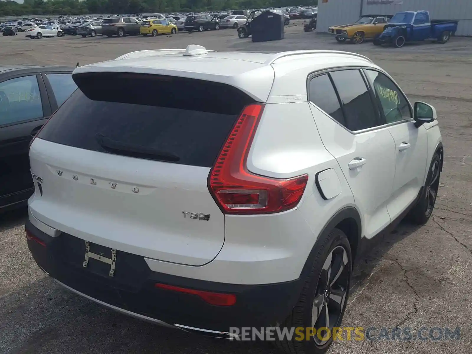 4 Фотография поврежденного автомобиля YV4162UL4K2093659 VOLVO XC40 T5 IN 2019