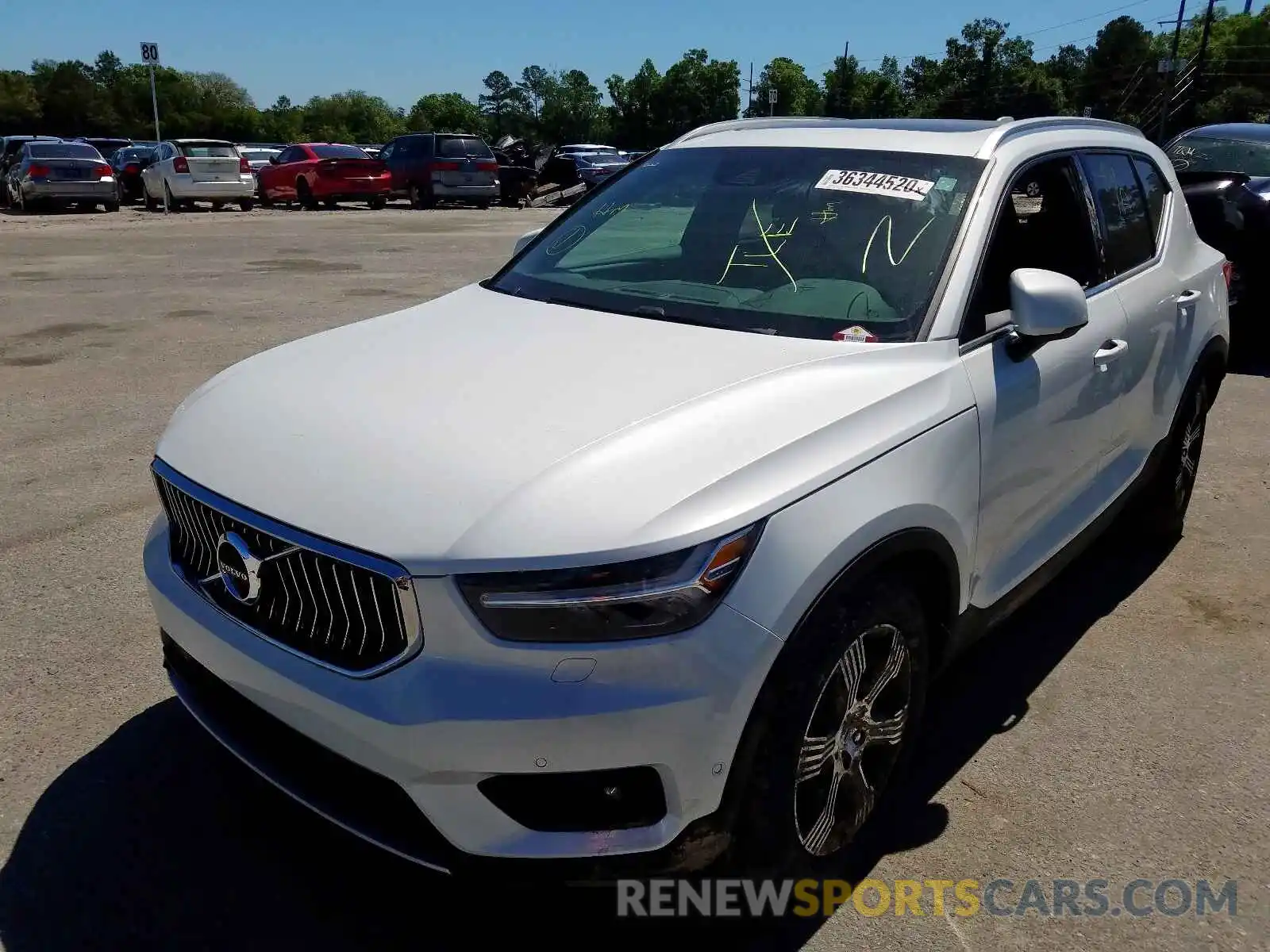 2 Photograph of a damaged car YV4162UL4K2118978 VOLVO XC40 T5 IN 2019